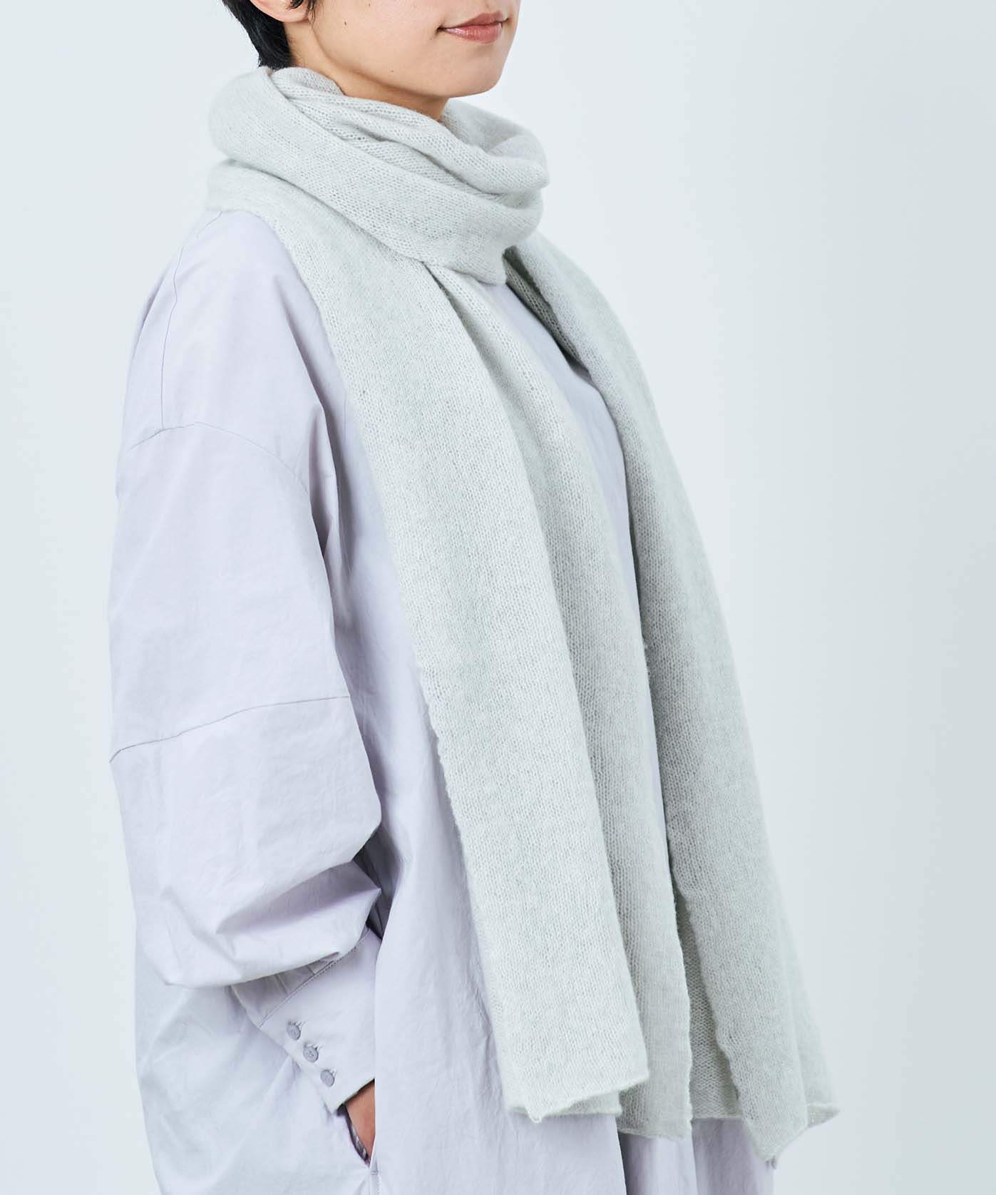 【国内で手編み機で編まれた】カシミヤ100%細巾ストール