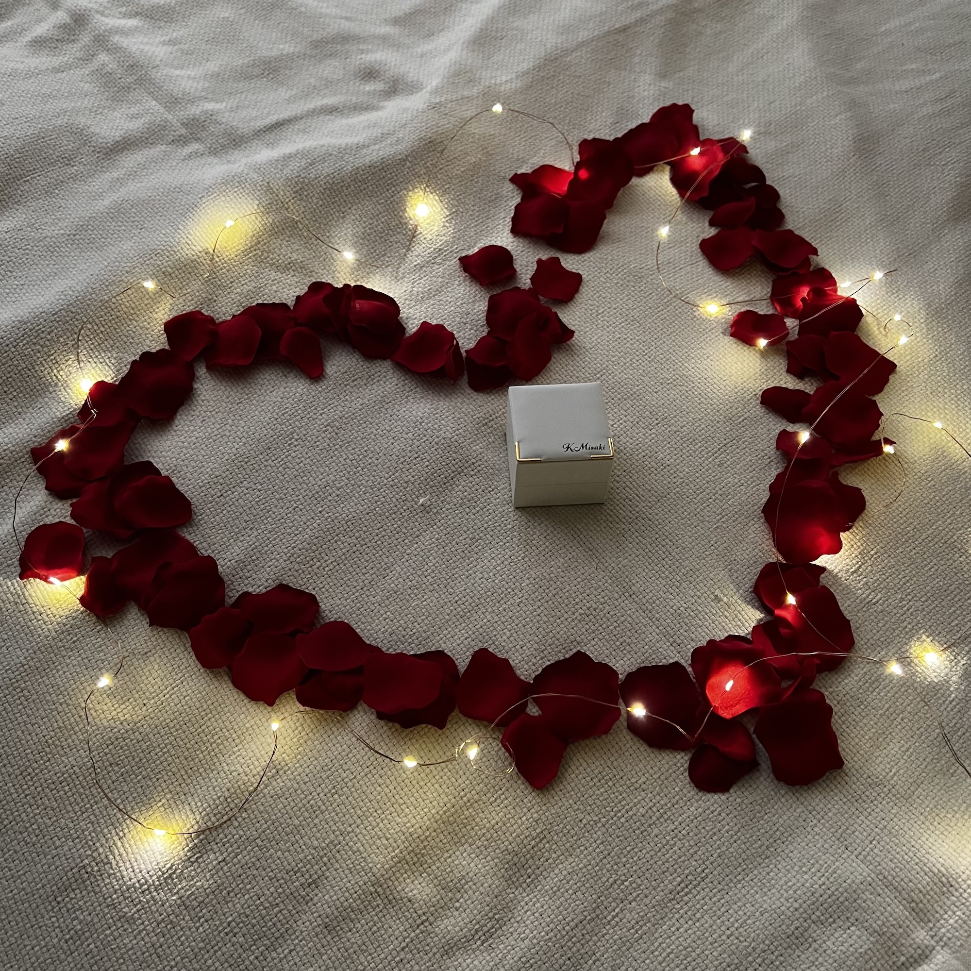 【名入れギフト】温度で色が変わるネックレス&部屋を飾るバルーンセット