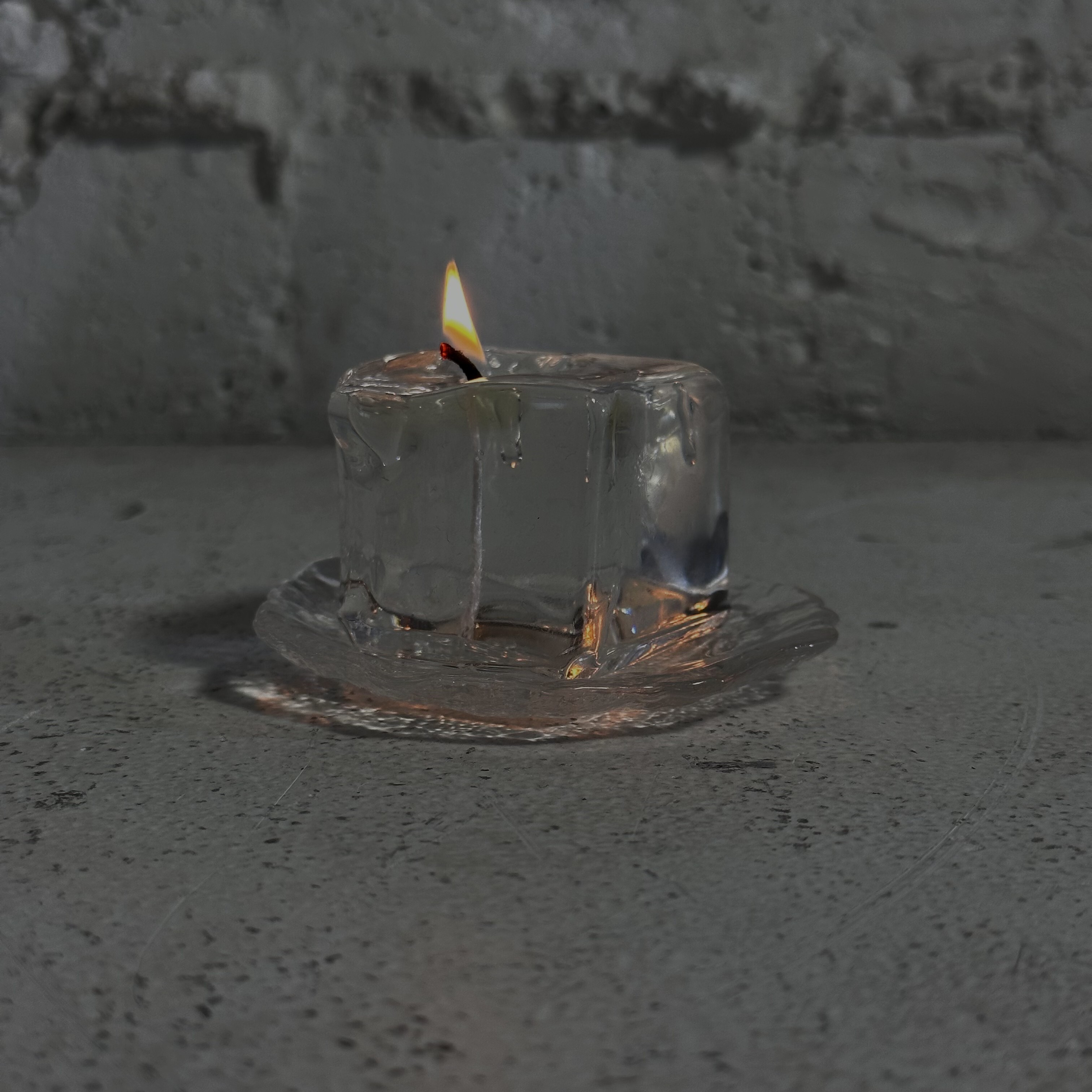 透明のキャンドルとキャンドルプレートセット | Fluctuation candle（フラクチュエーションキャンドル）のプレゼント・ギフト通販 |  TANP（タンプ）