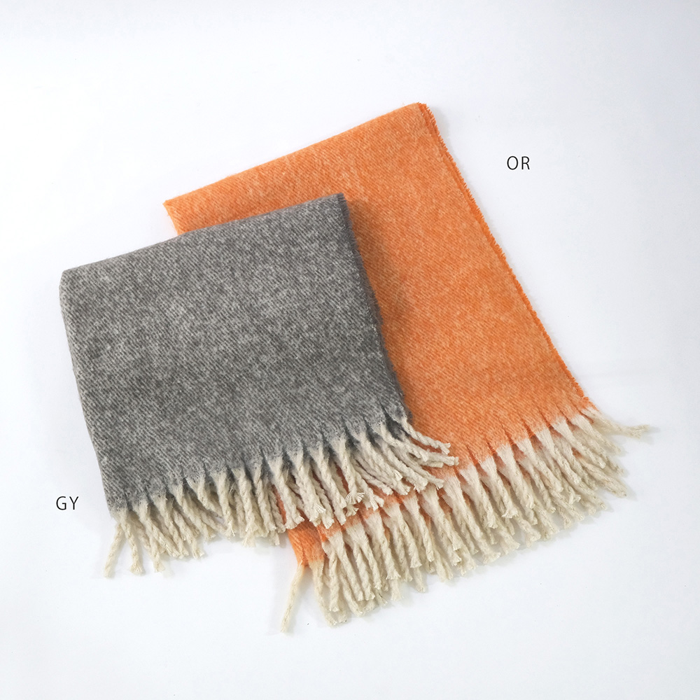 リラックスタイムにぴったりなフリンジのブランケット