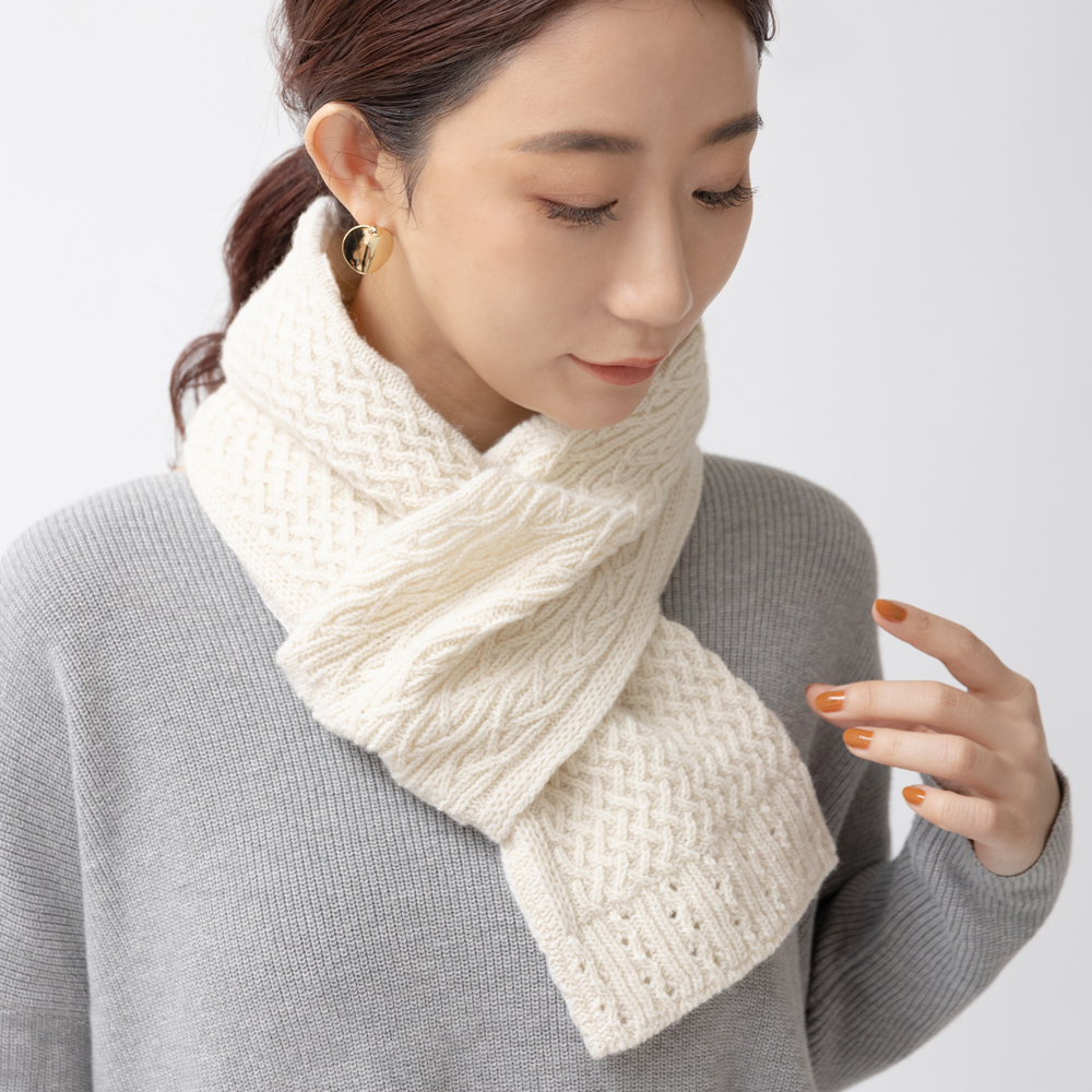 リューズニット 編地の組み合わせが楽しいミニマフラー