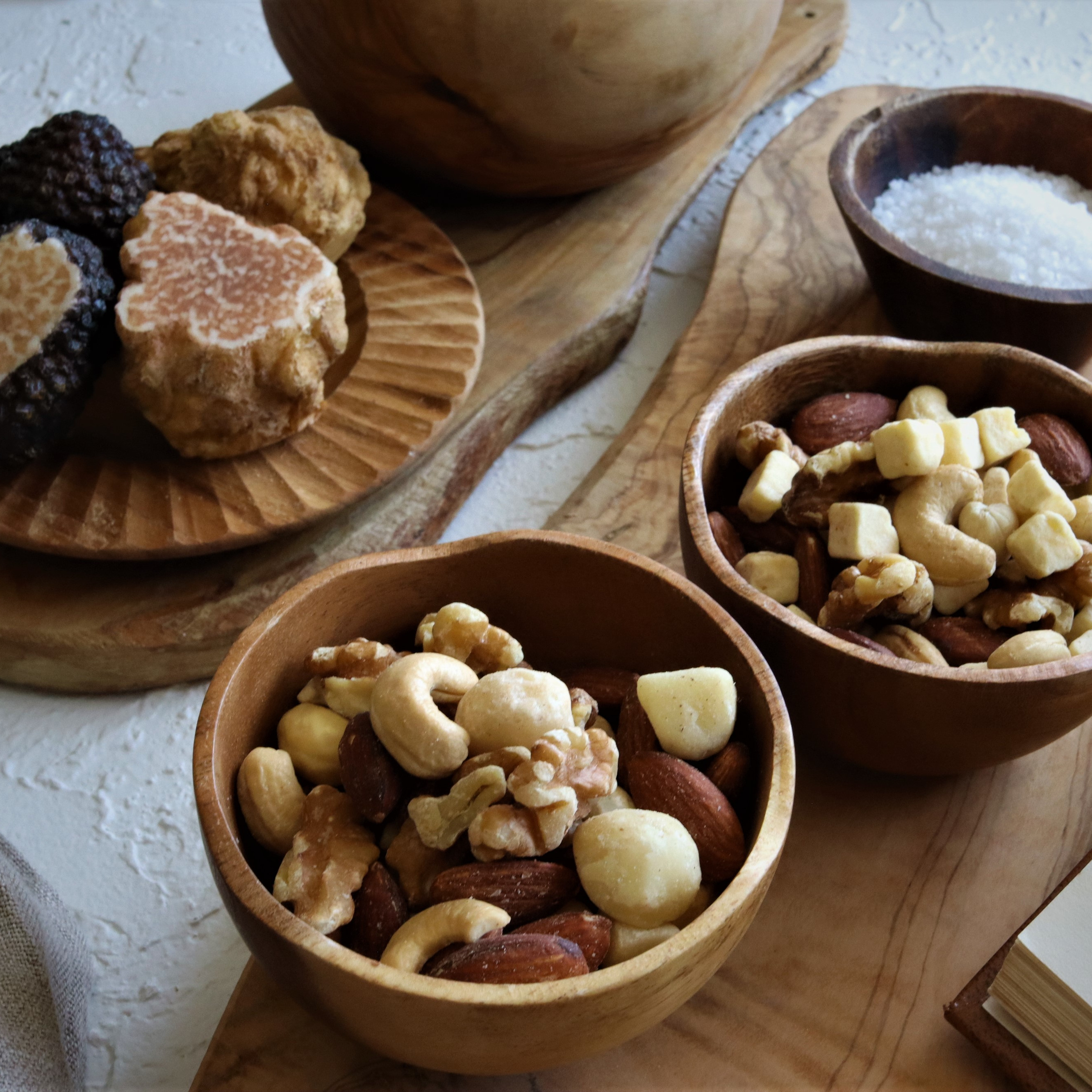 【贅沢おつまみ】トリュフ香るミックスナッツアソート　ブラウンギフトBOX2袋入