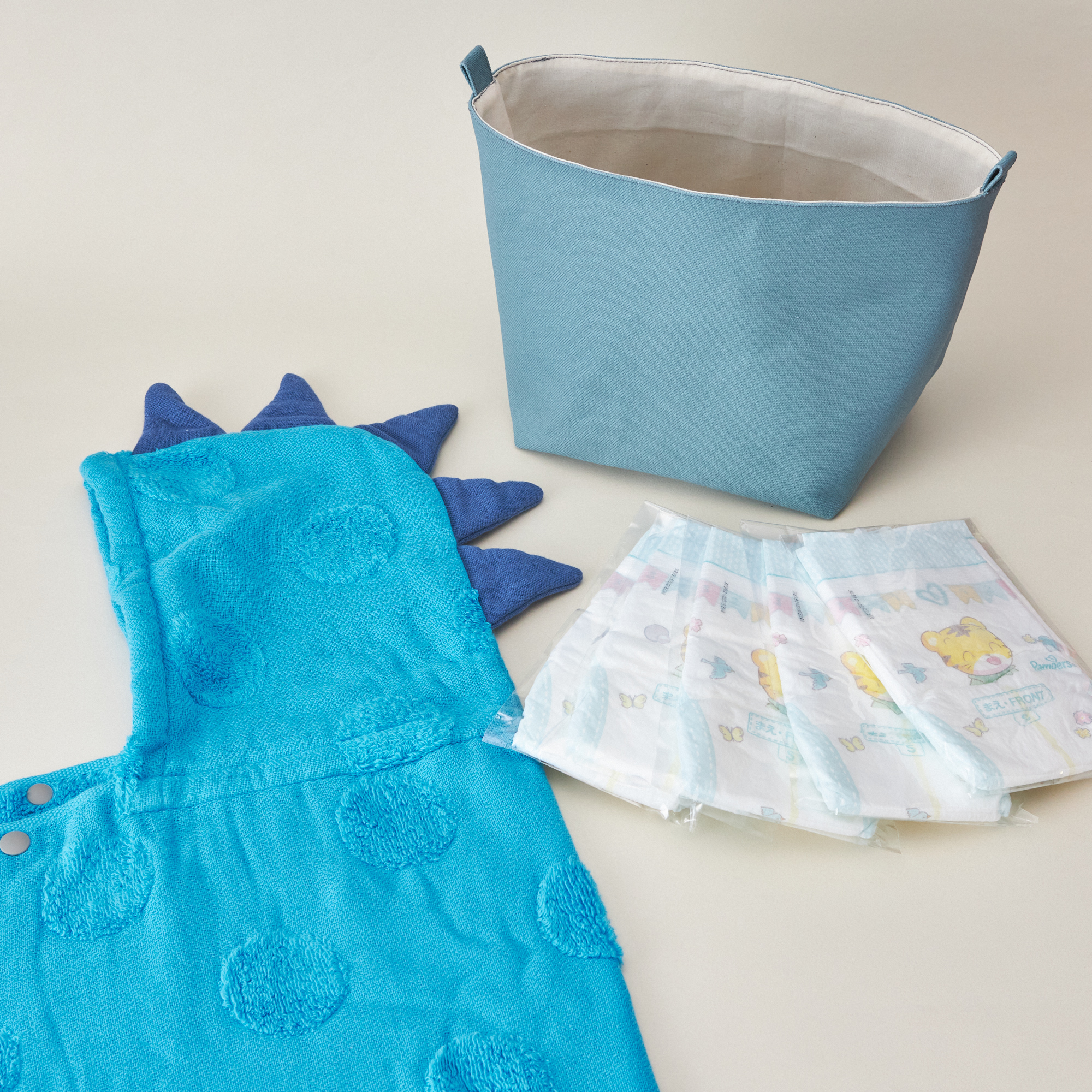 【名入れギフト】恐竜フード付きバスタオル・おむつ付きストッカーセット