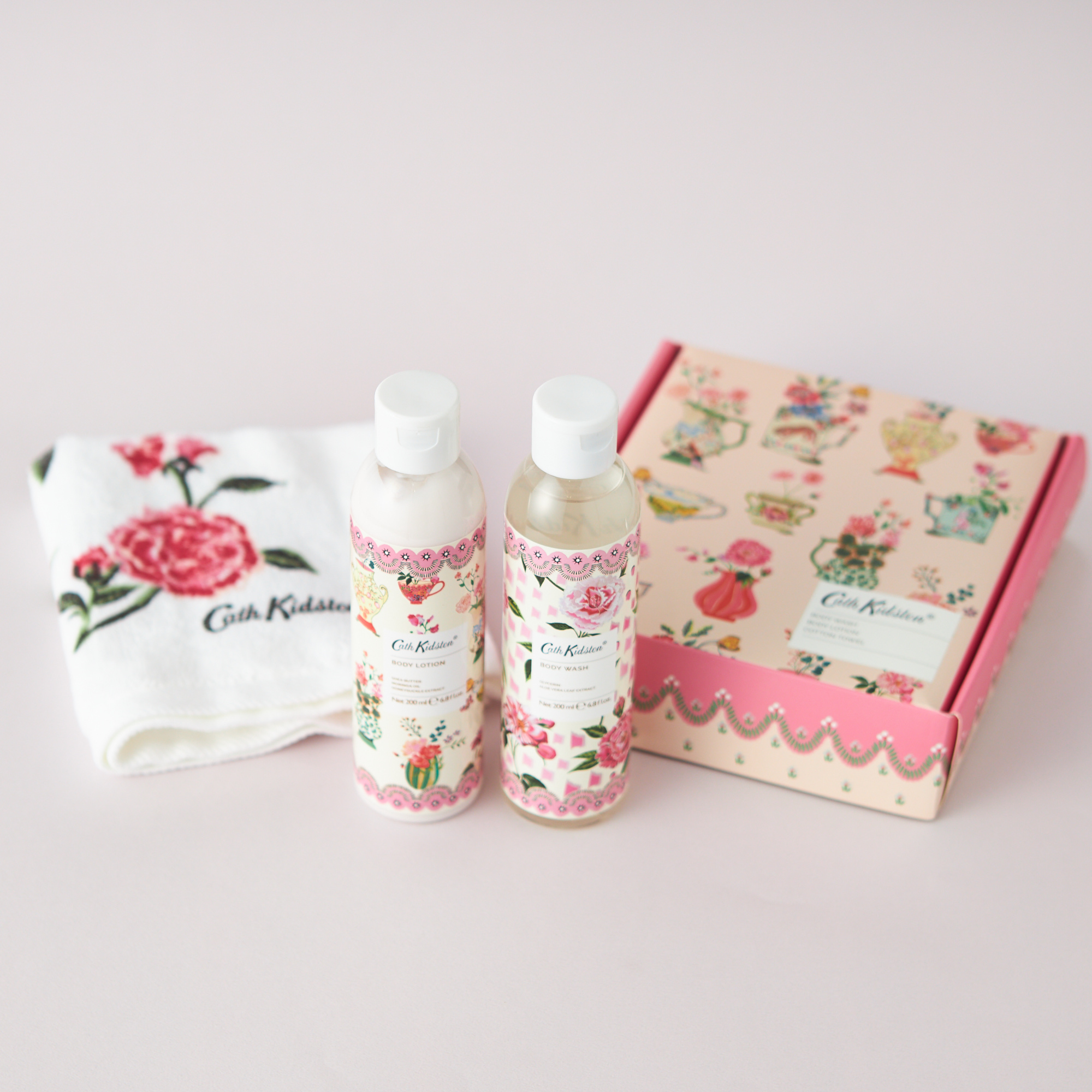 バス&タオルセット カップ&ベース | Cath Kidston（キャスキッドソン