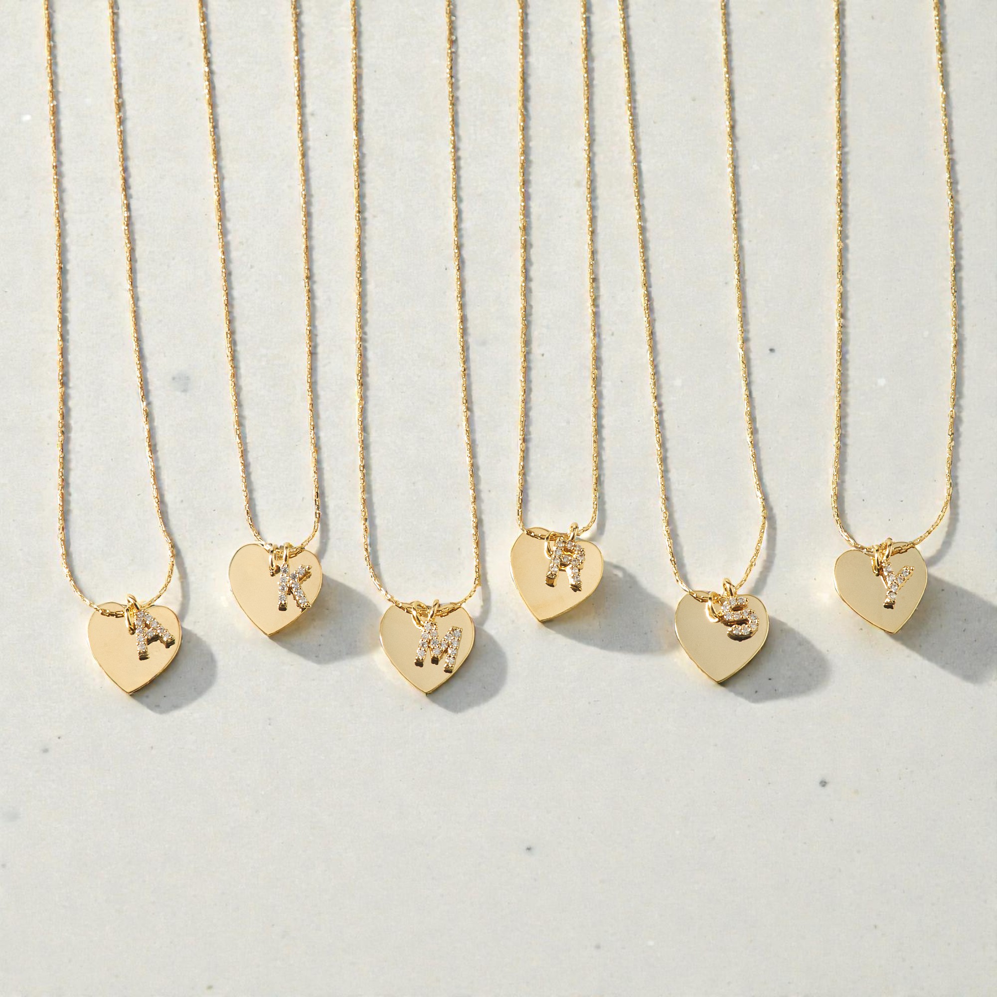 【名入れギフト】イニシャルハートネックレス