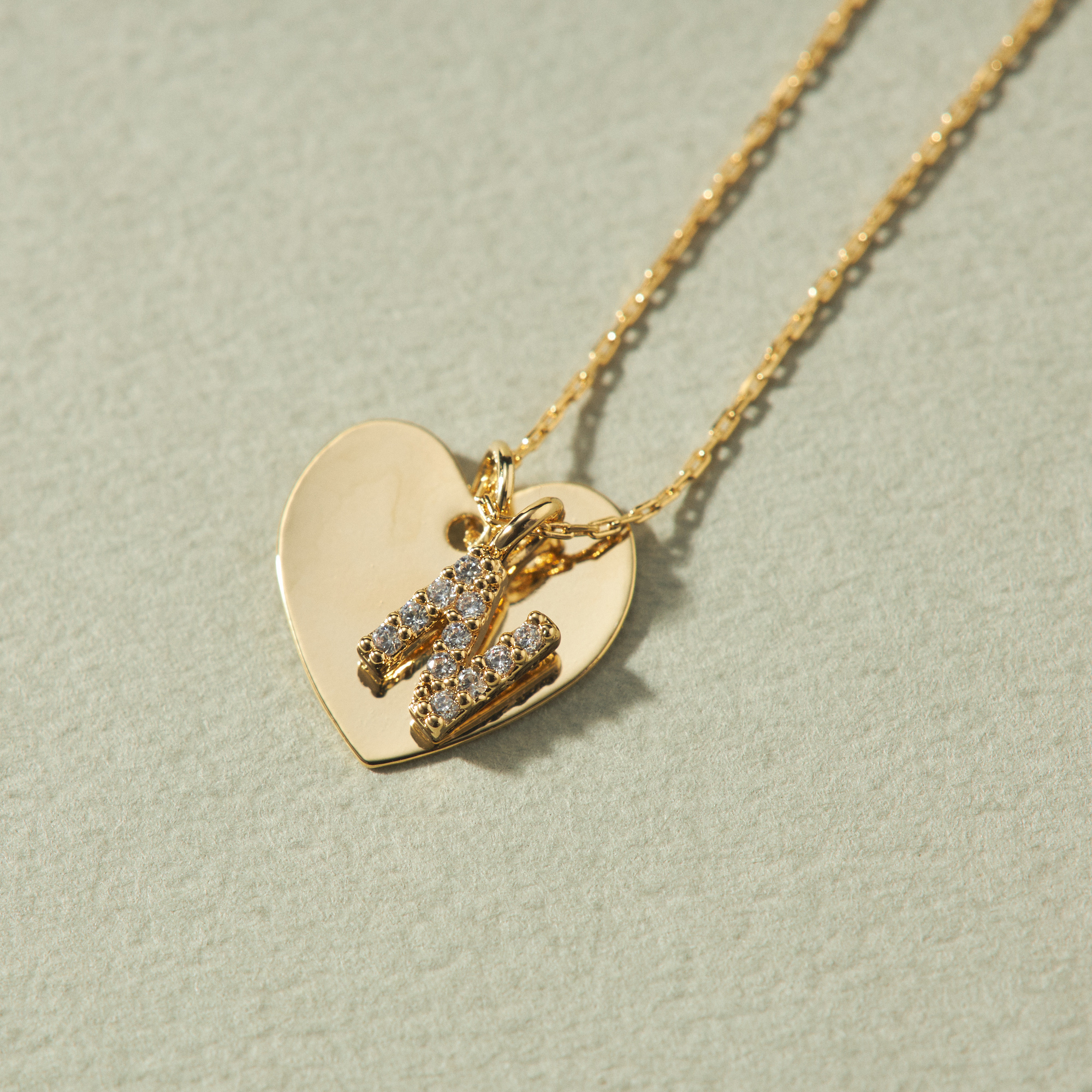 【名入れギフト】イニシャルハートネックレス