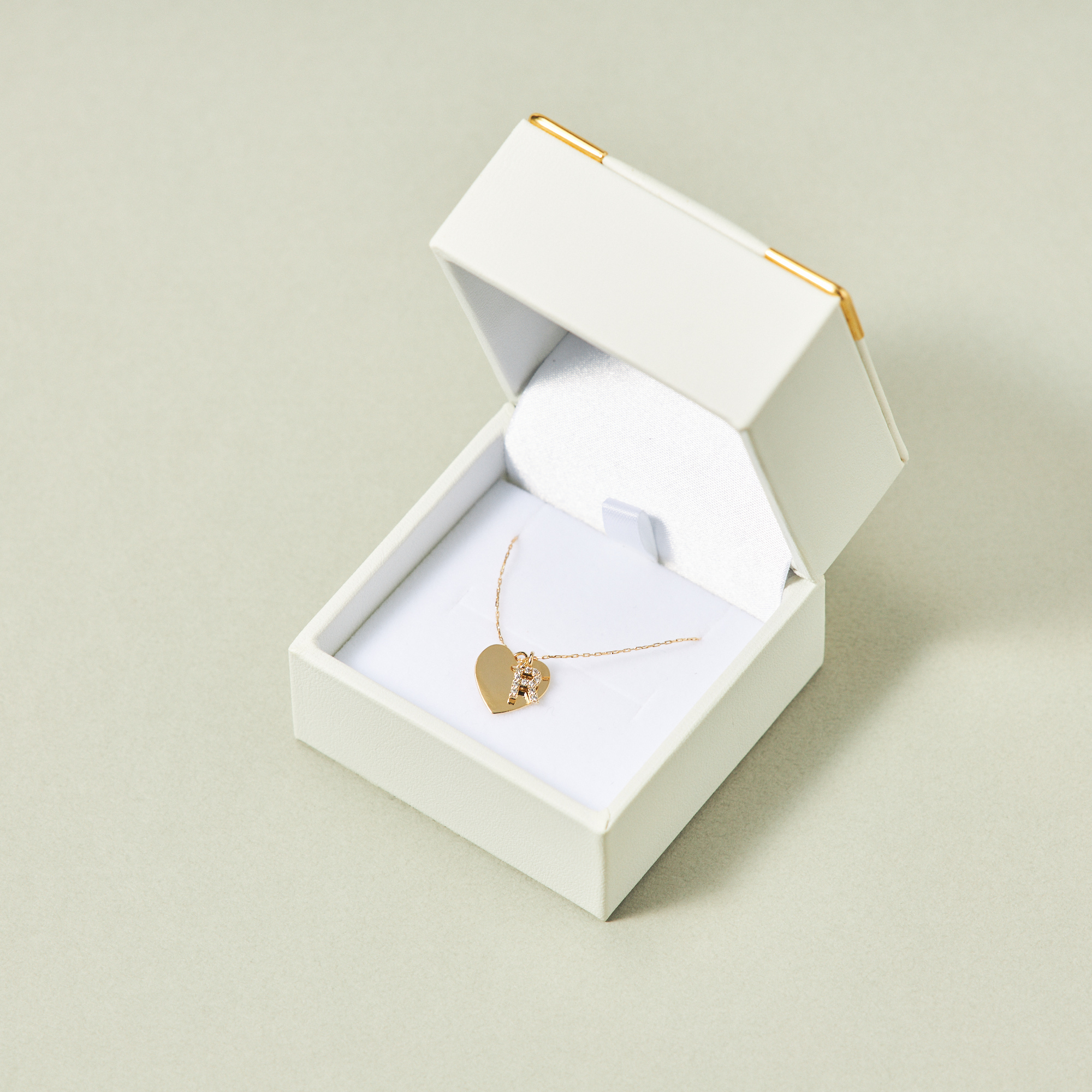 名入れギフト】イニシャルハートネックレス | Precious（プレシャス 