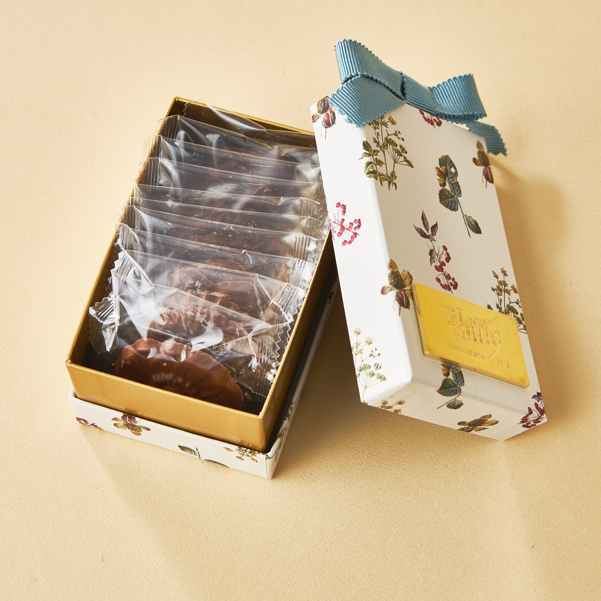 Botanical box (white）お花のかたちのチョコレート