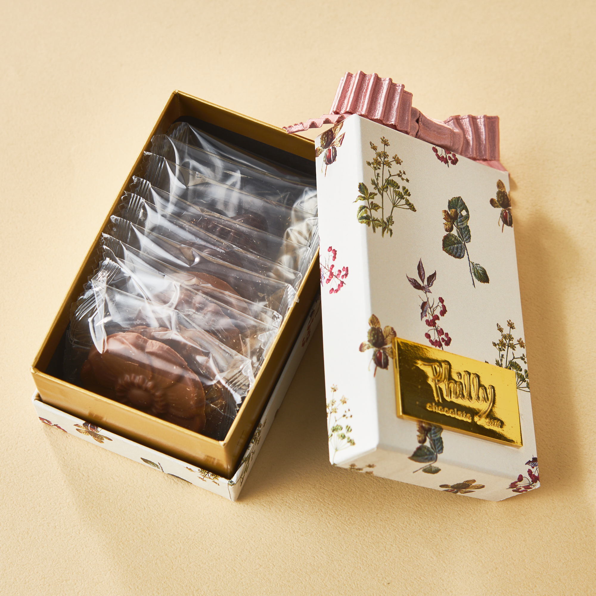 Botanical box (white）お花のかたちのチョコレート