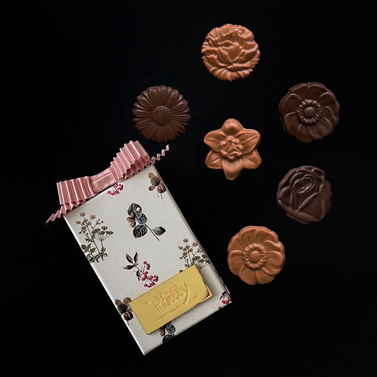 Botanical box (white）お花のかたちのチョコレート