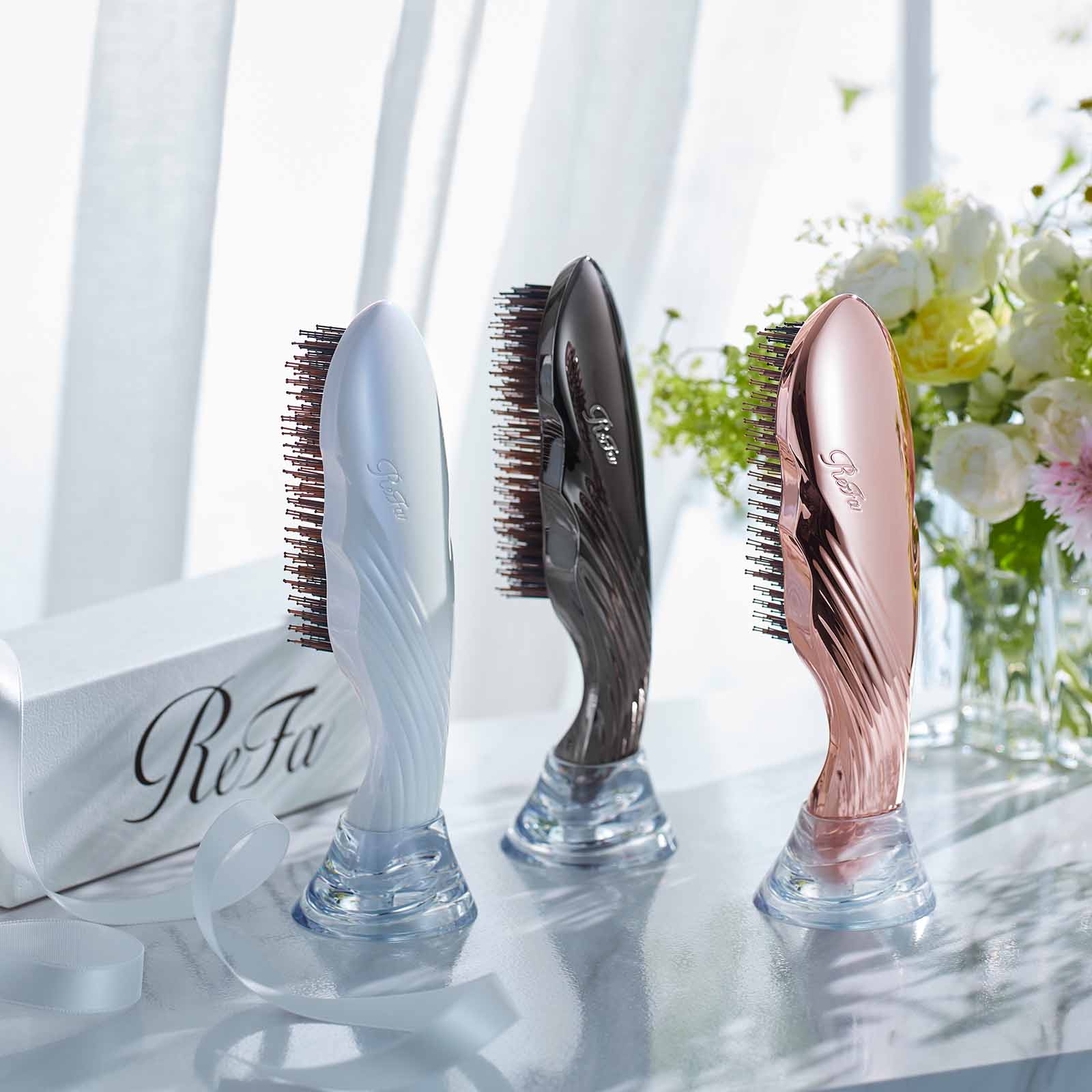 【お友達が色を選べる】ReFa ION CARE BRUSH PREMIUM(リファイオンケアブラシプレミアム)