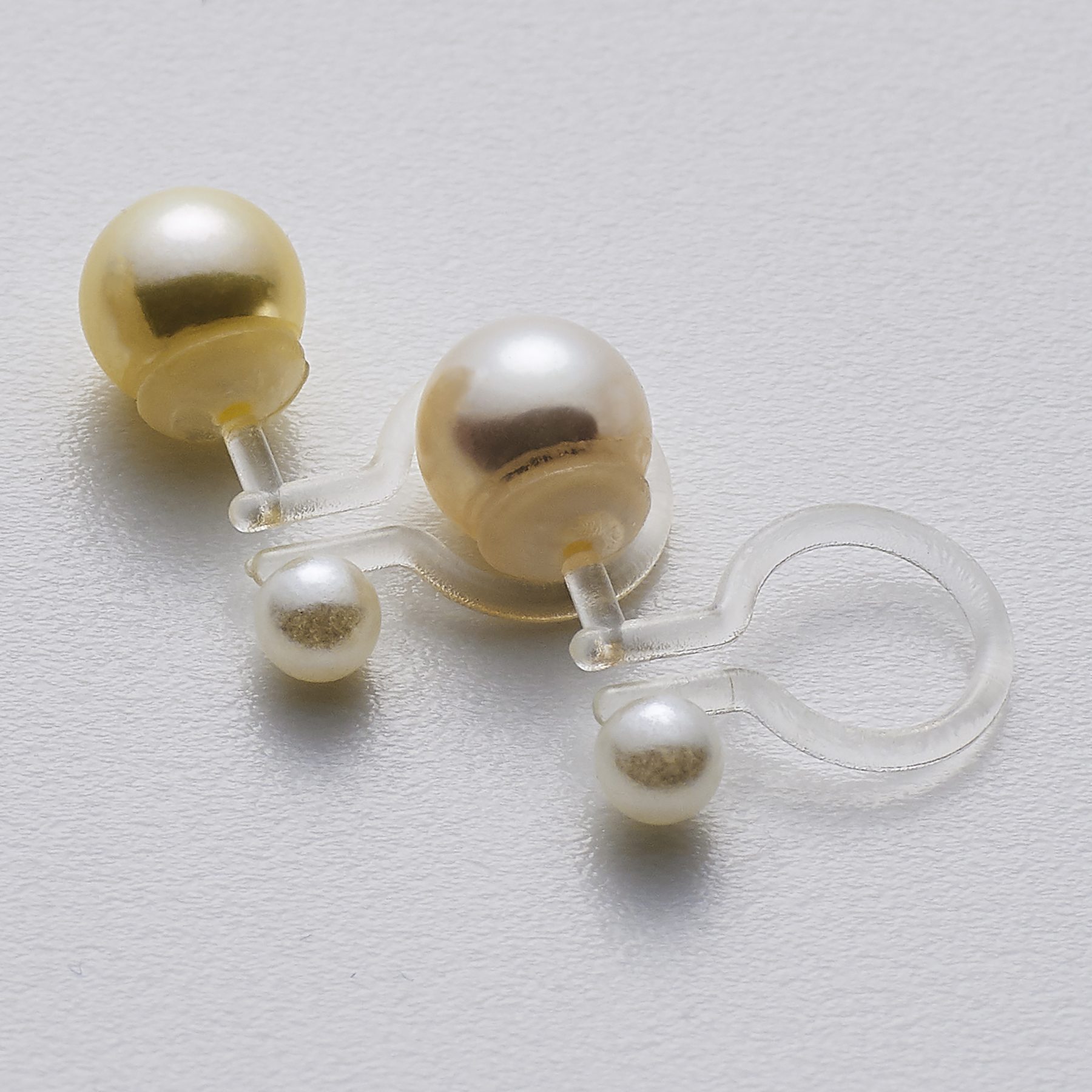 6mmスワロフスキー8mmパール樹脂イヤリング 6mmスワロフスキー8mmパール樹脂イヤリング