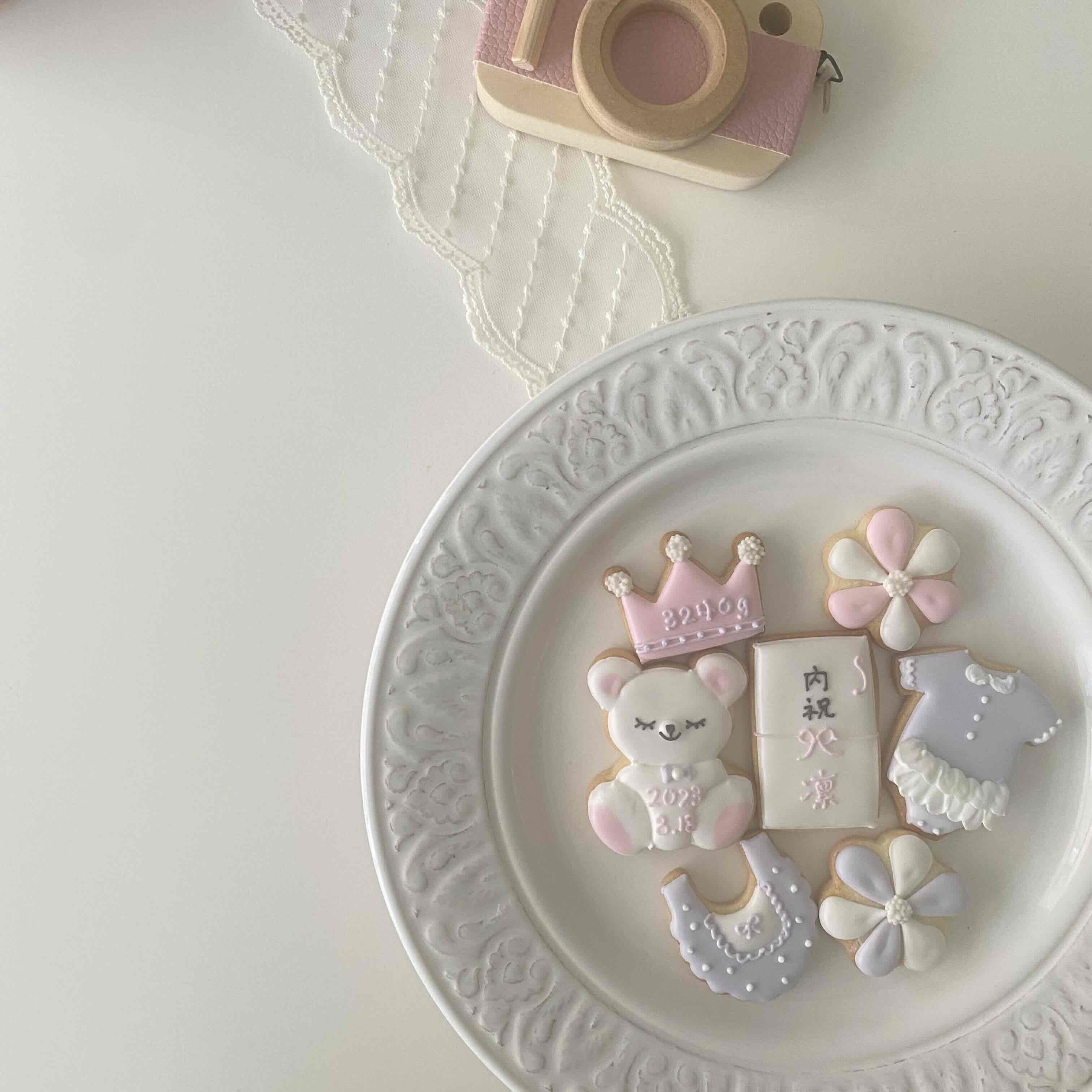 名入れ　内祝いアイシングクッキー女の子　7枚入り窓付きボックス