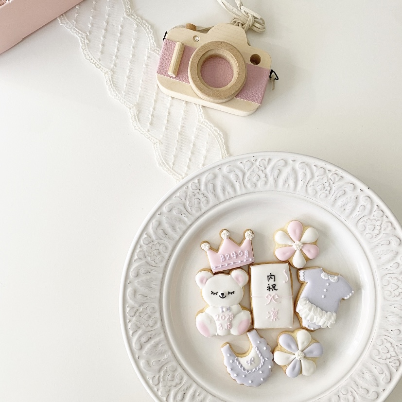 名入れ　内祝いアイシングクッキー女の子　7枚入り窓付きボックス