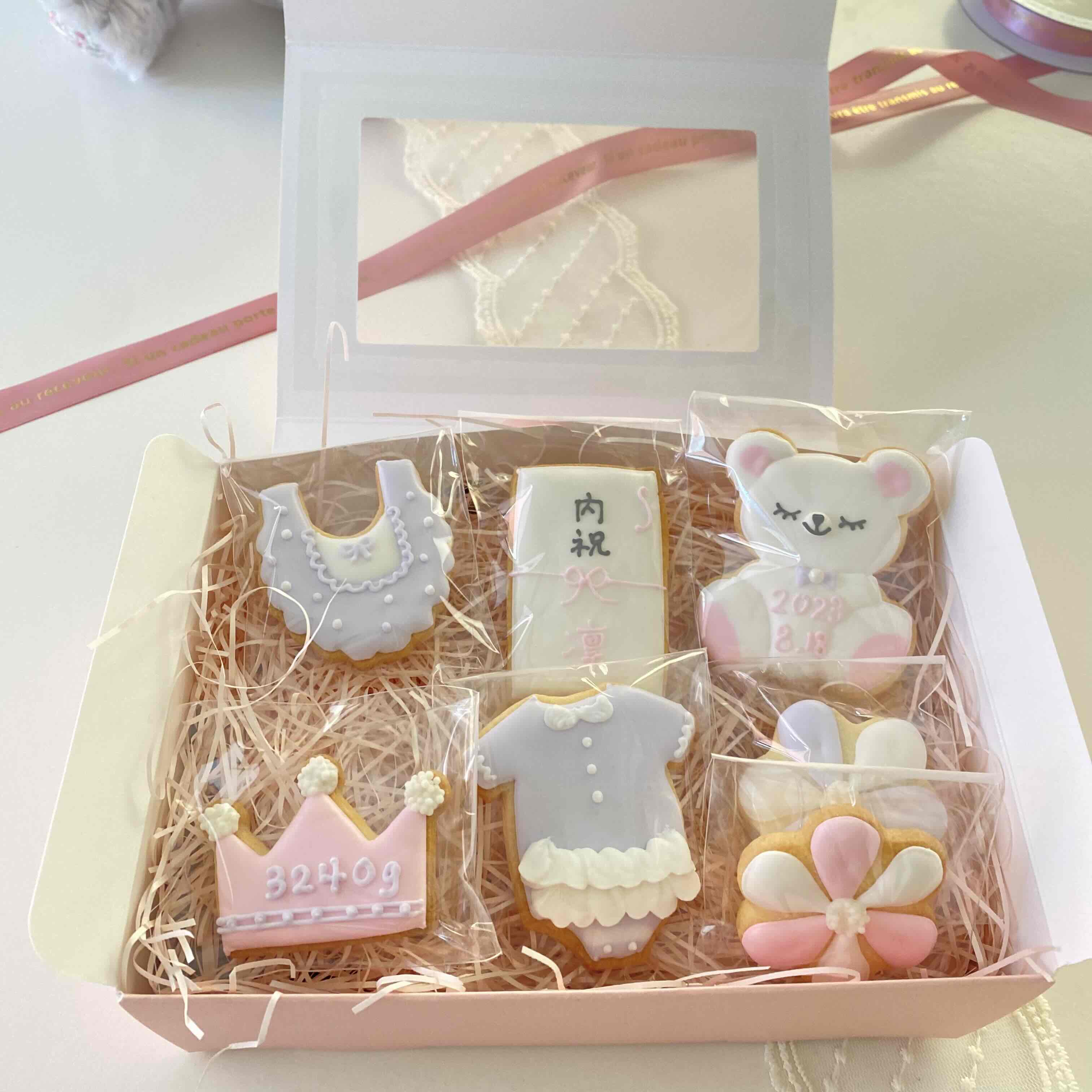 名入れ　内祝いアイシングクッキー女の子　7枚入り窓付きボックス
