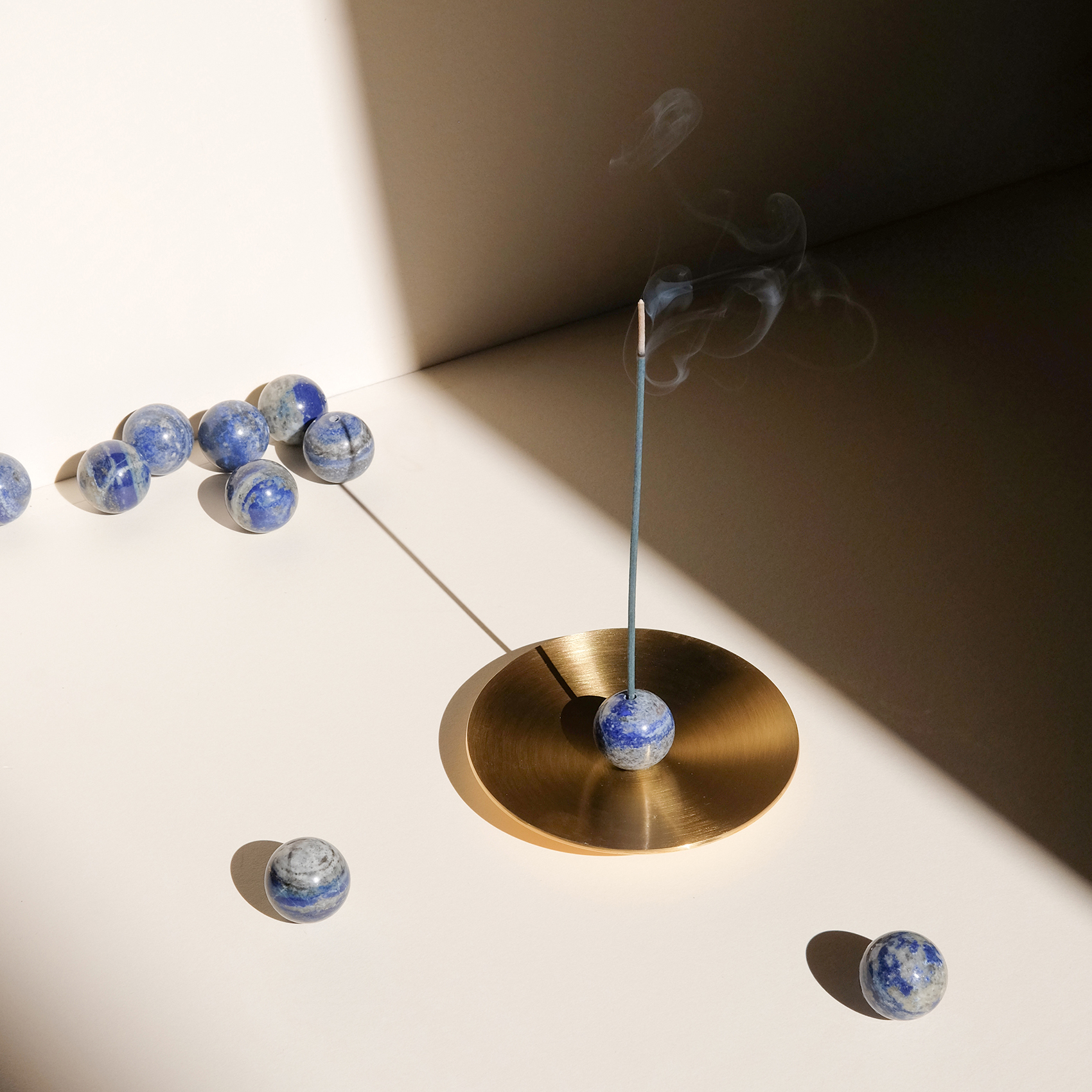 Hoseki mari - Lapis Lazuli Crystal (ホウセキ マリ-ラピスラズリ)