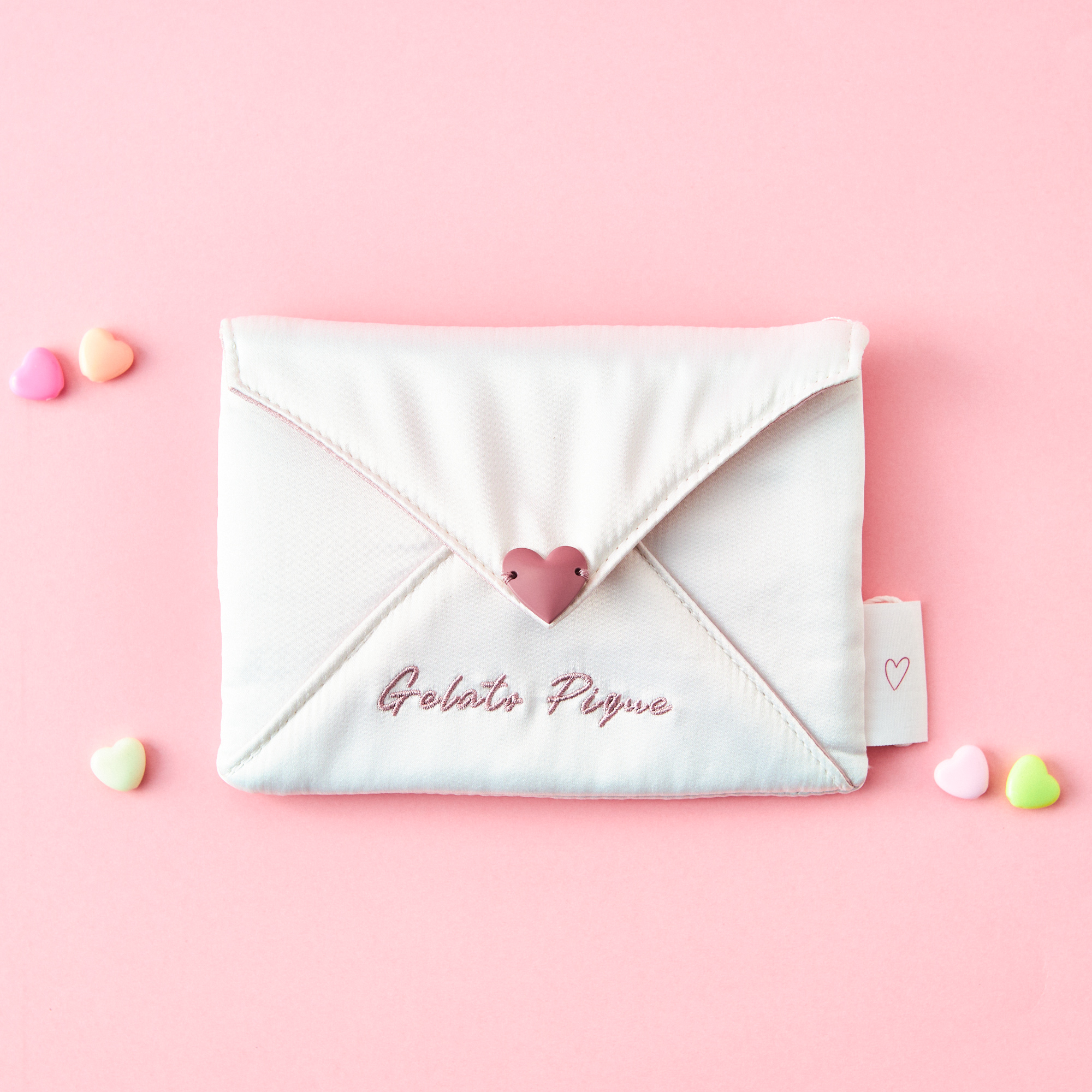 【WOMEN】レター型サテンティッシュポーチ【Sweet】