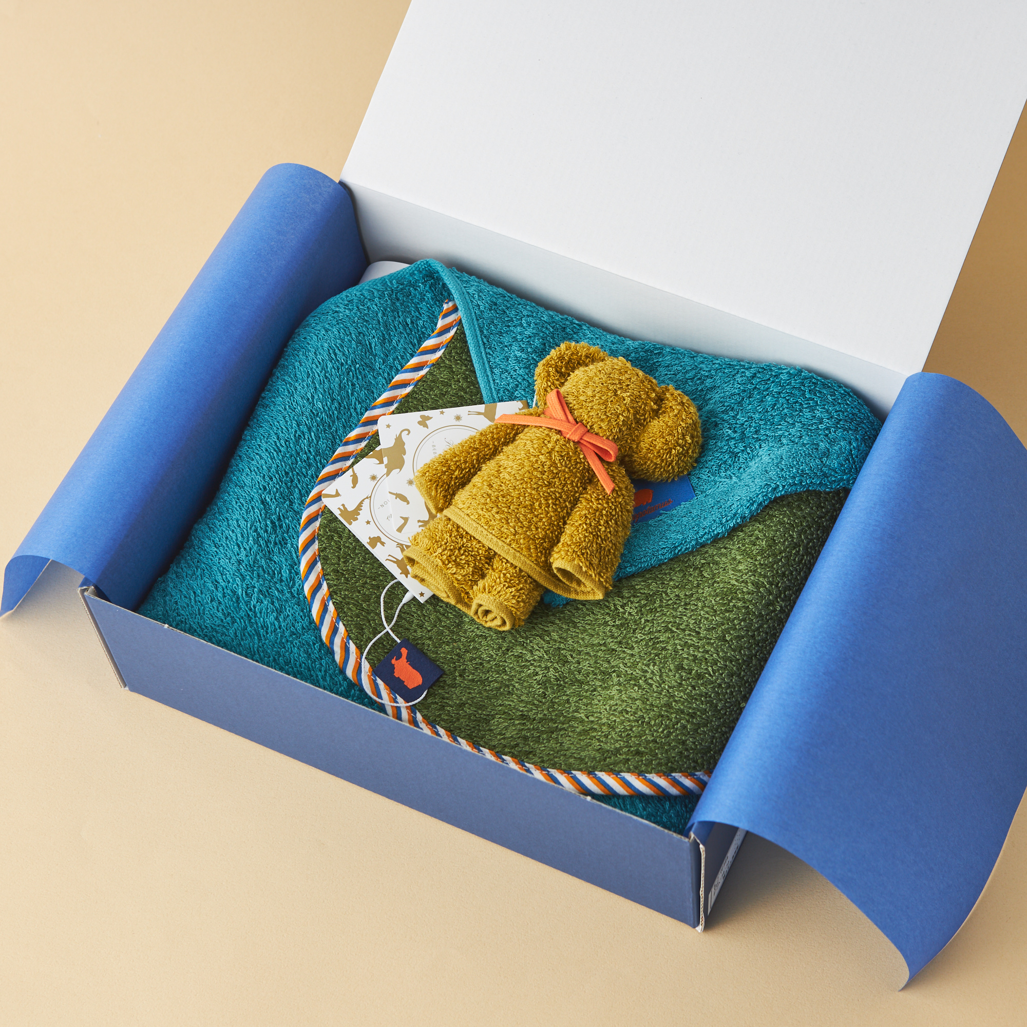 ループ付きタオル×1 / スタイ×1 / チーフベア×1