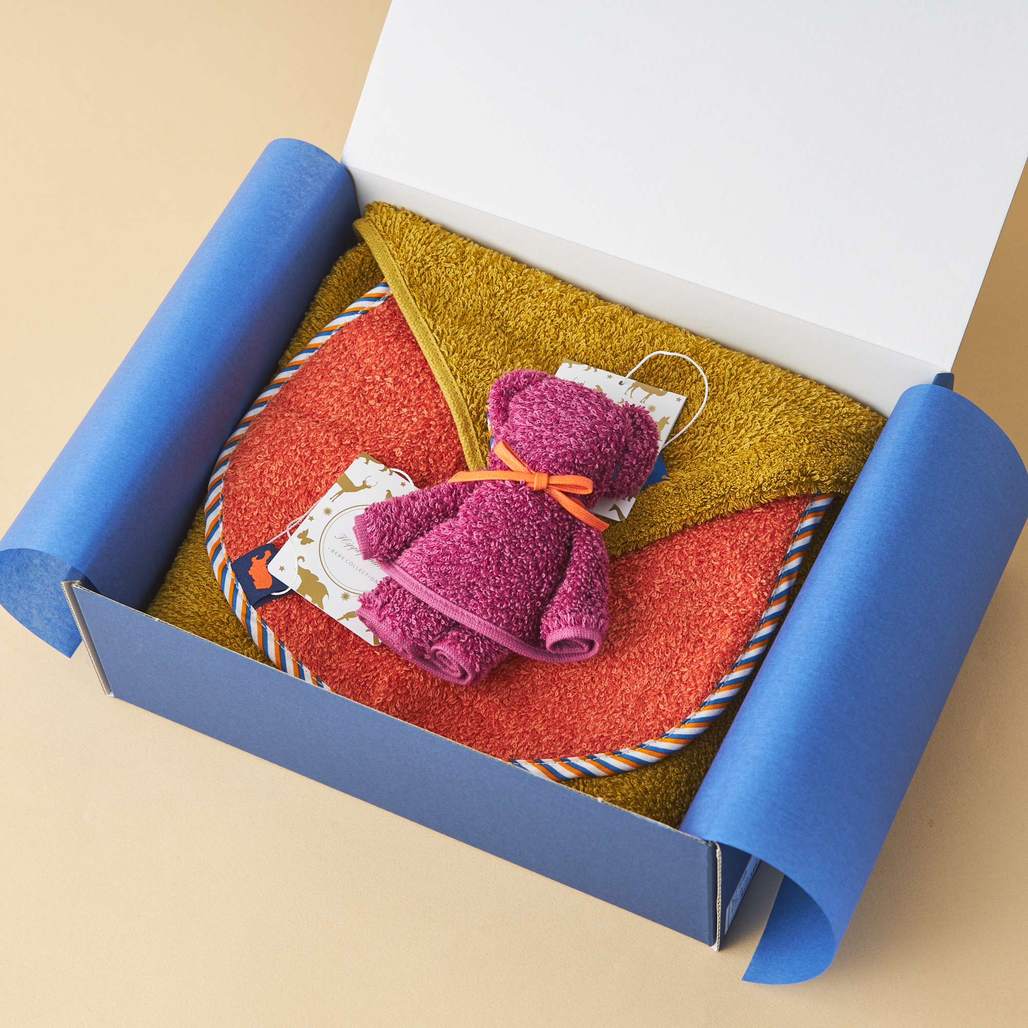 ループ付きタオル×1 / スタイ×1 / チーフベア×1