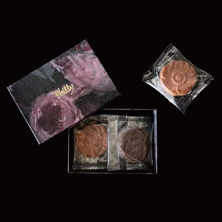 【BOX付き】選べるチョコレートとフェイスアップパウダーセット