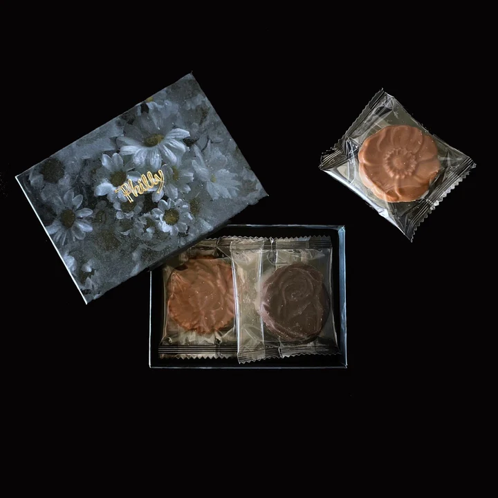 【BOX付き】選べるチョコレートとフェイスアップパウダーセット