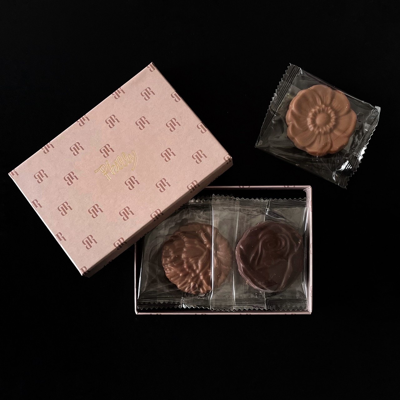 【BOX付き】選べるチョコレートとフェイスアップパウダーセット