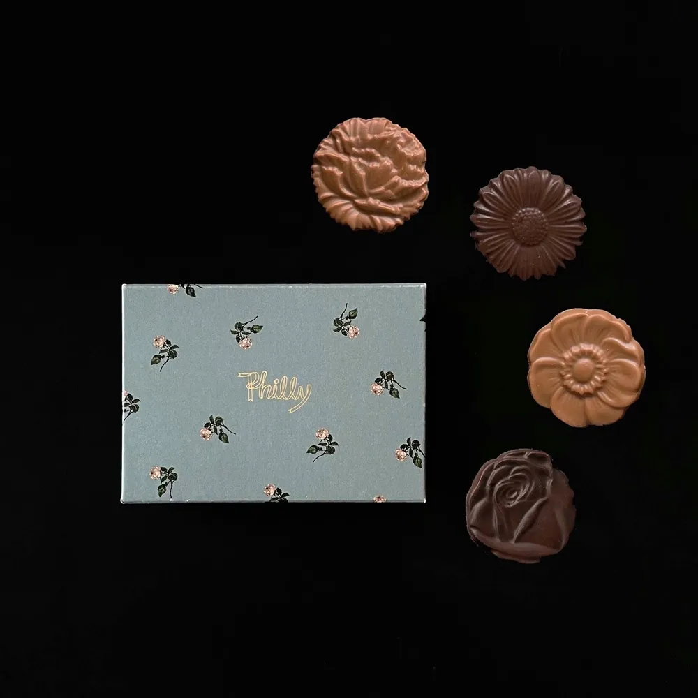 【BOX付き】選べるチョコレートとフェイスアップパウダーセット