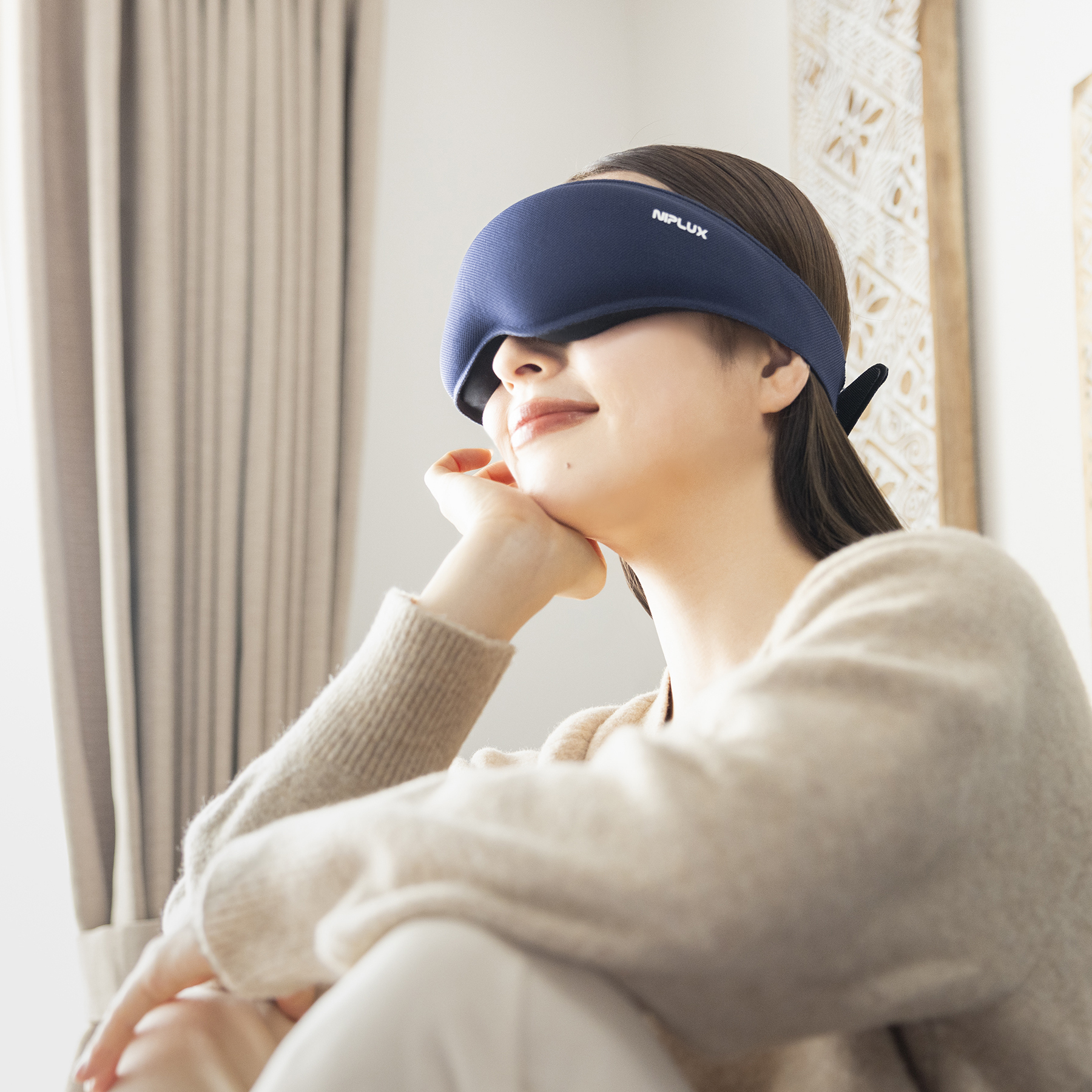 【温熱&EMSでしっかり目元ケア】ホットアイマスク《EMS EYE MASK》