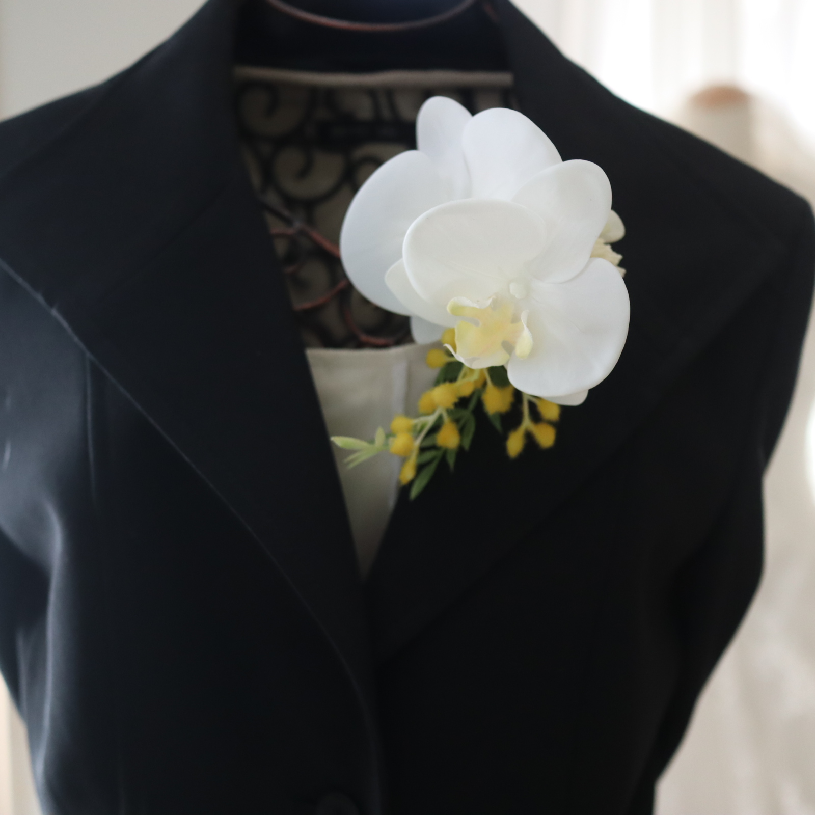 胡蝶蘭　ミモザ　コサージュ　クリアケース付き