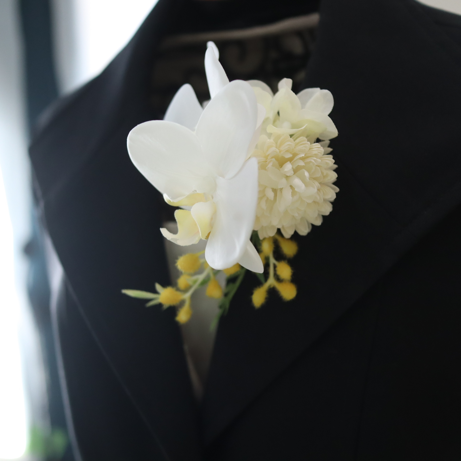 胡蝶蘭　ミモザ　コサージュ　クリアケース付き