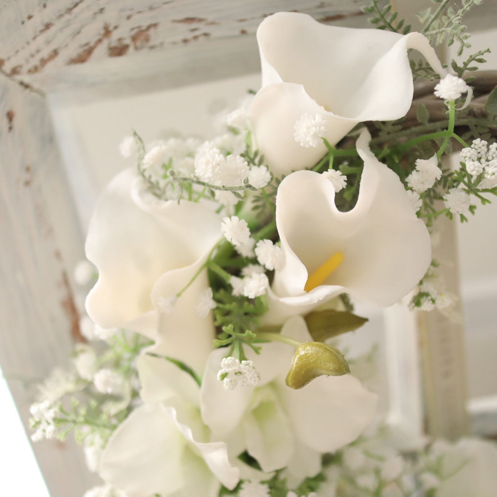 ハーフムーンのリースブーケ　イエローｘネイビーブルー　ドアリース　玄関　ガーデンウェディングに 　インテリア オーダーメイドクラッチブーケ ブルーのイエローのお花は#沖縄