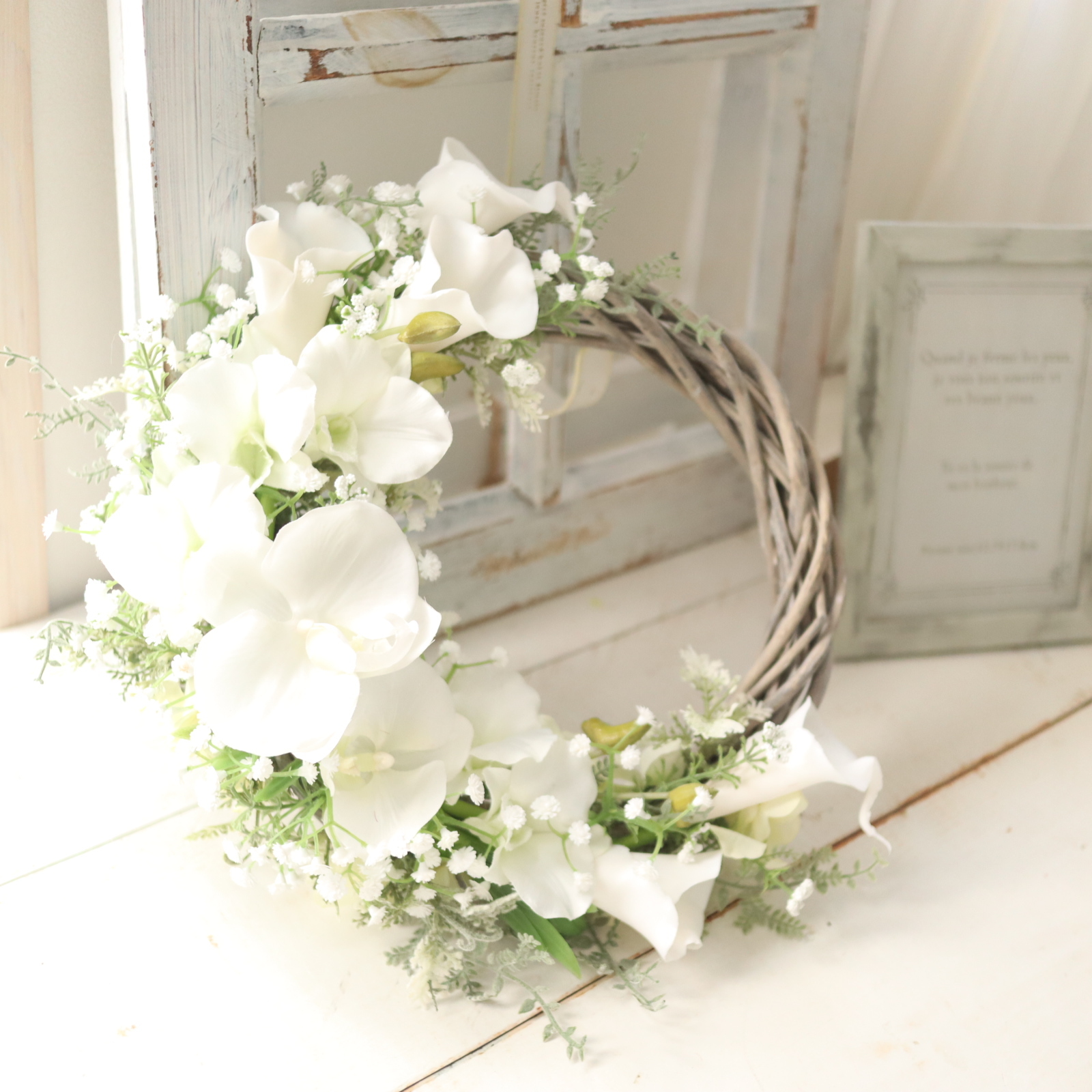 ホワイトフラワーリース ハーフムーン | アトリエ美鈴のプレゼント  