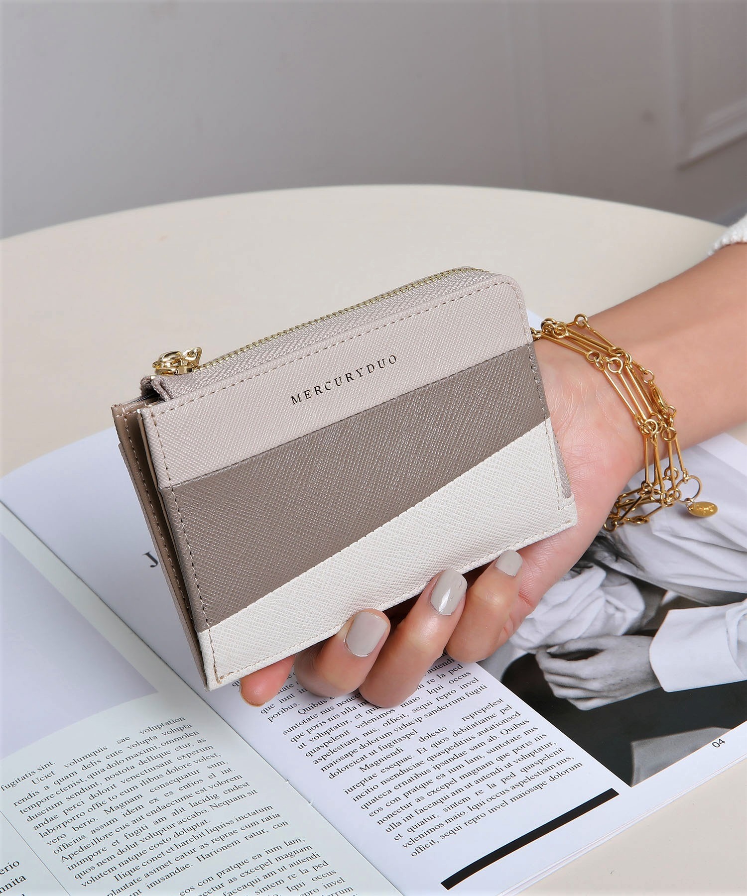 トリコカラーラウンドファスナースリムウォレット