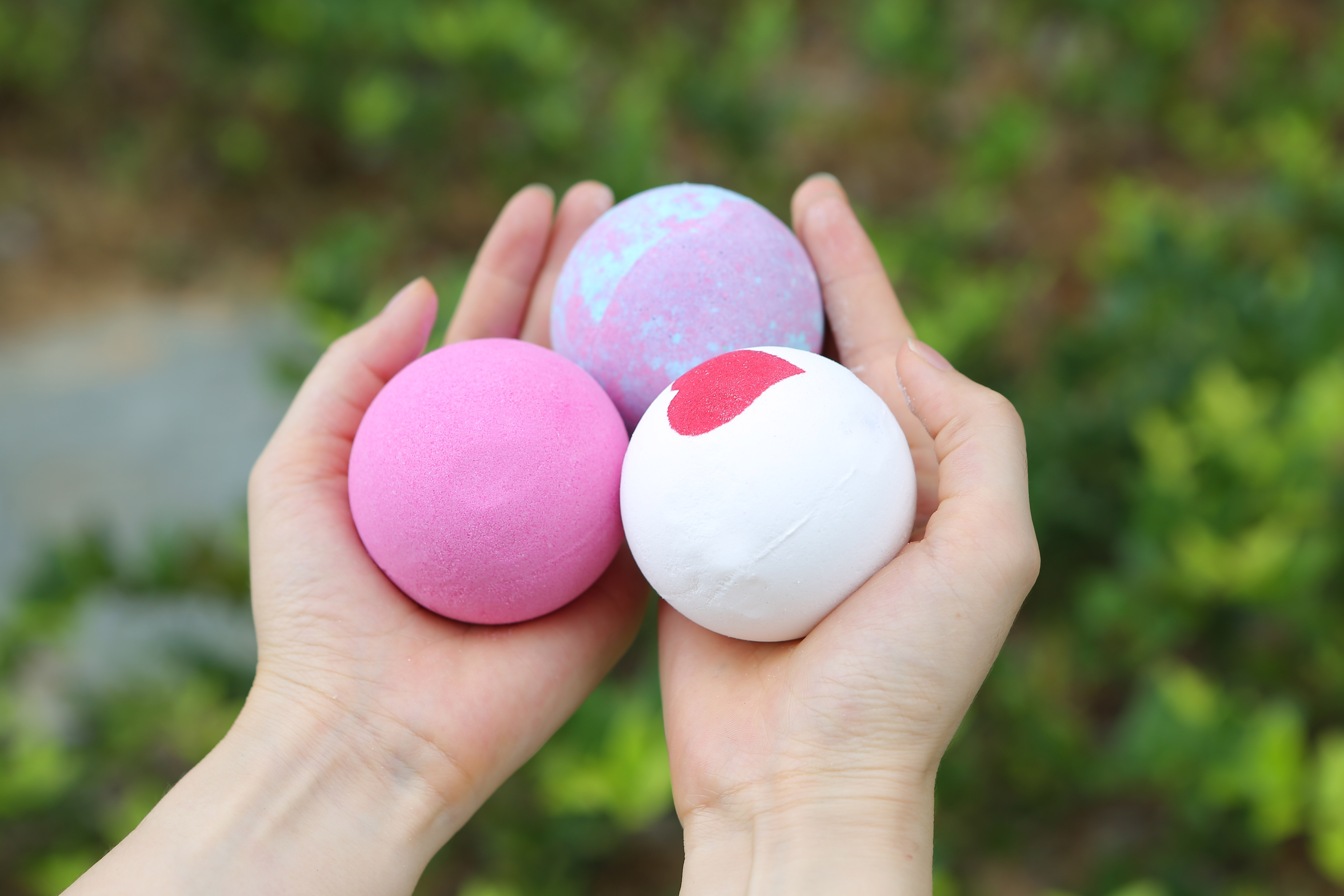 【出産内祝い・名入れ】色と香り溢れるバスボムギフトセット