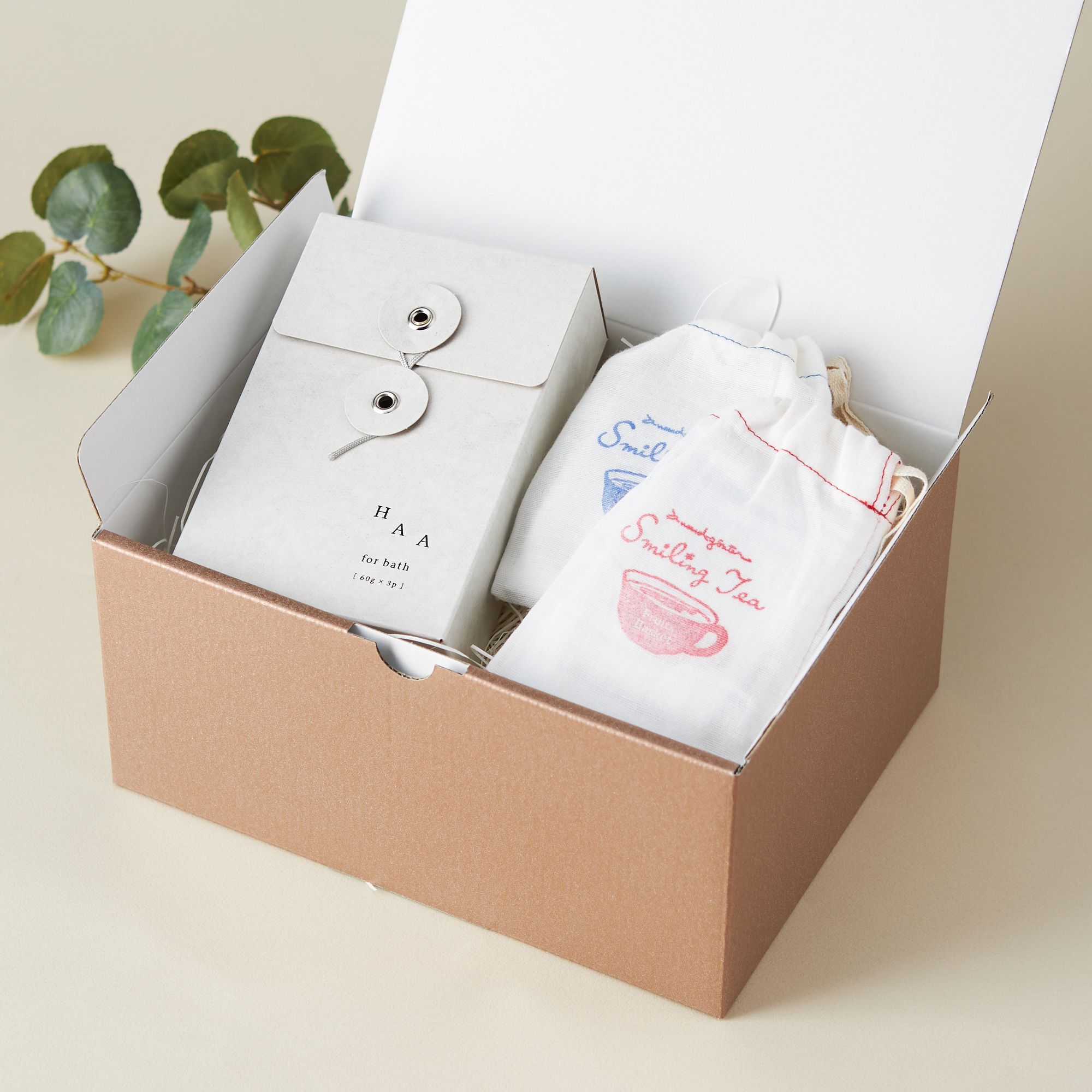 【出産内祝い・名入れ】選べる入浴剤&紅茶セット