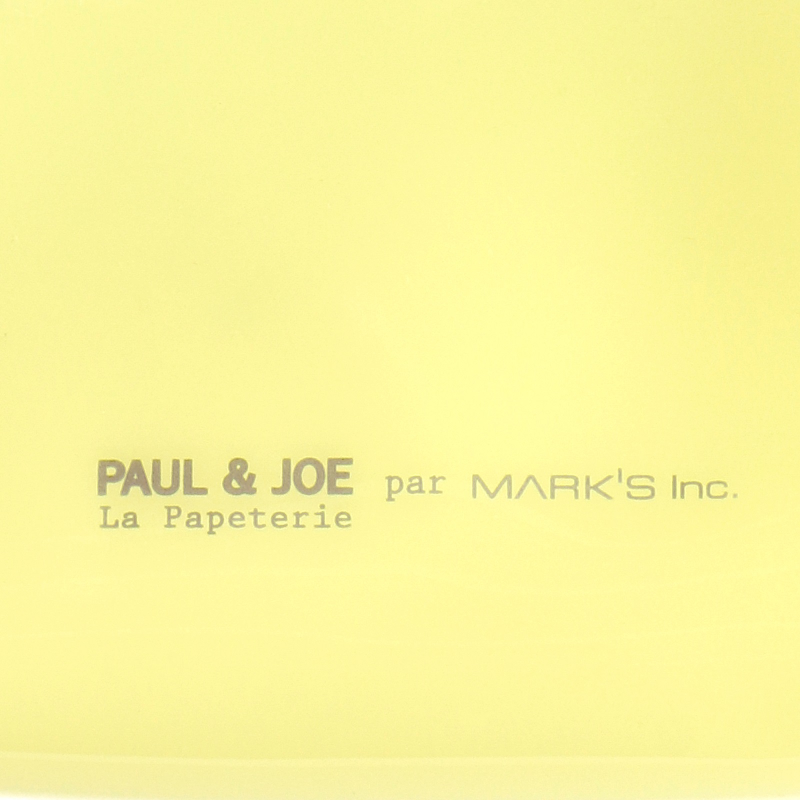 おしゃれに見える！かわいいクリアポーチ