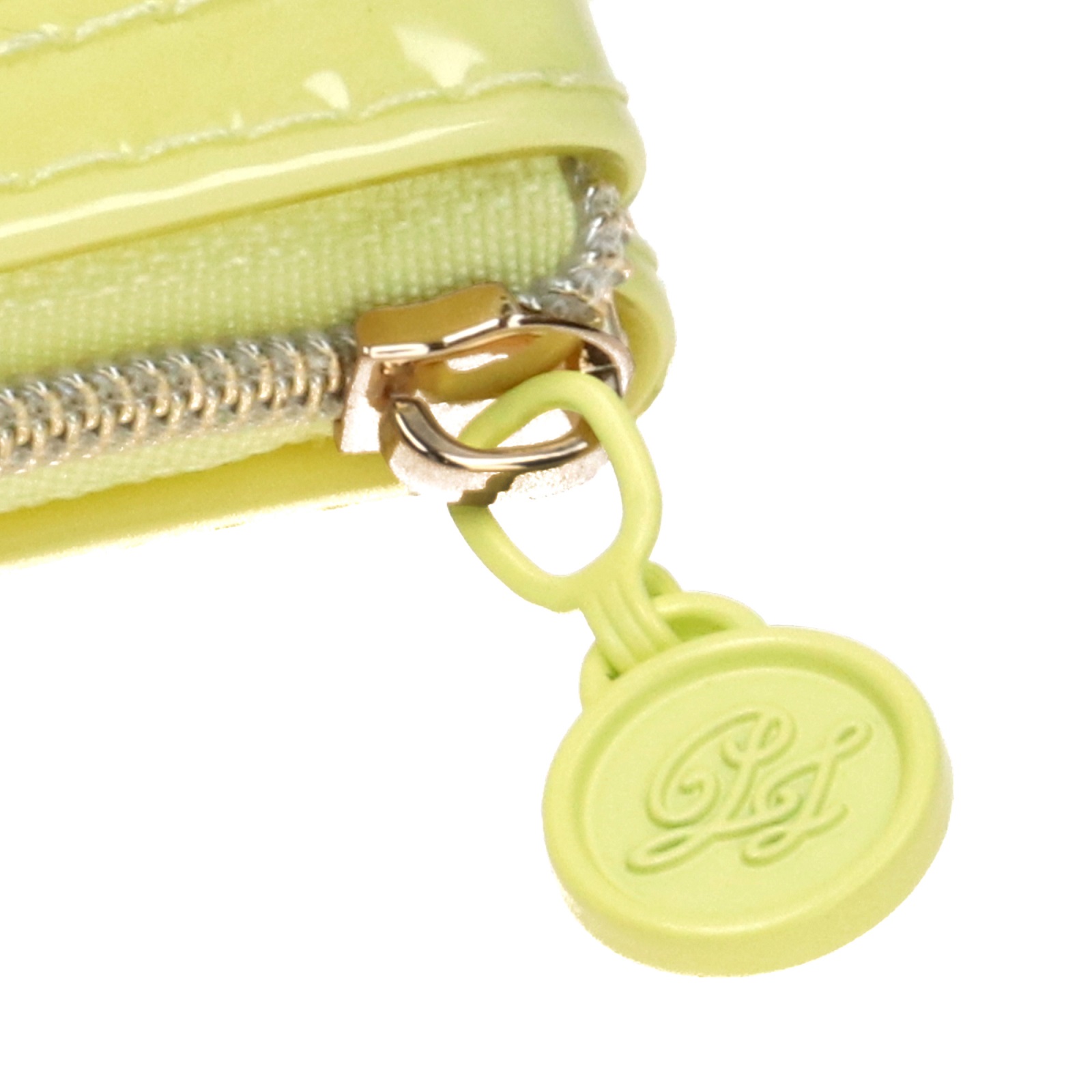 おしゃれに見える！かわいいクリアポーチ