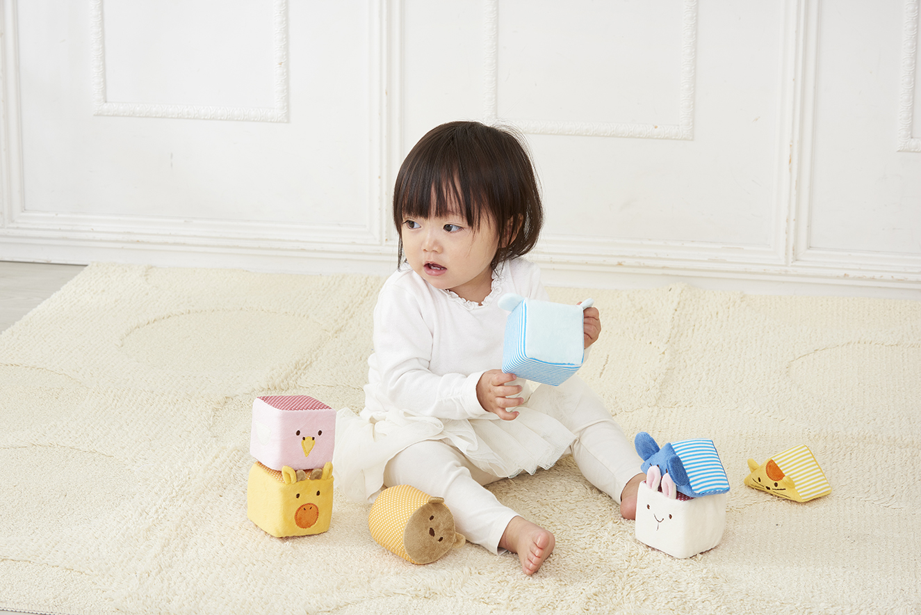 【出産祝い】カタログギフト "Baby"とふわふわアニマルブロックセット