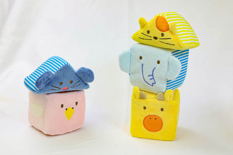 【出産祝い】カタログギフト "Baby"とふわふわアニマルブロックセット