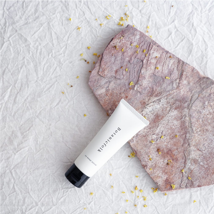 UVハンドセラム 50g  サクラ/金木犀