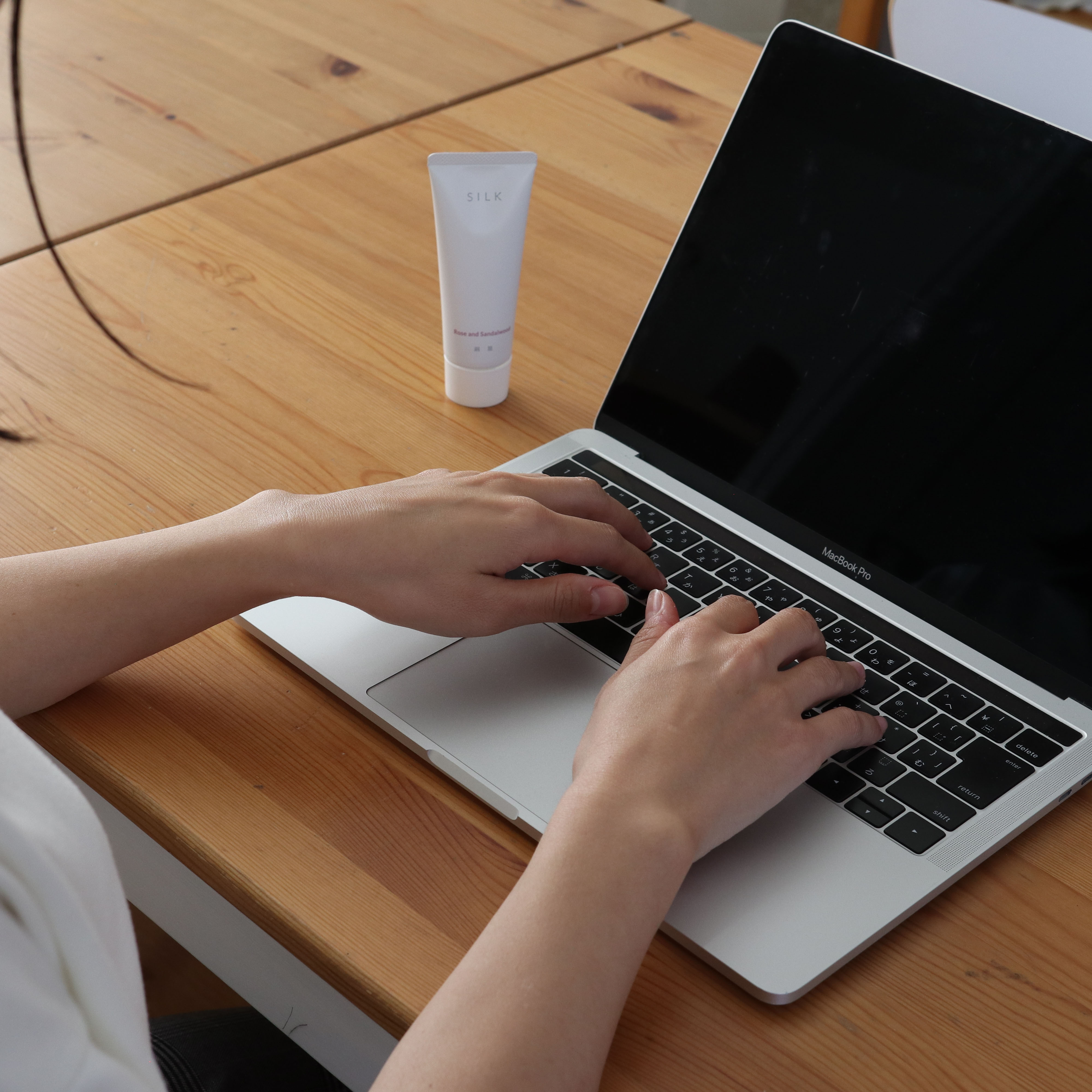 高級シルクのハンドケアセットBOX