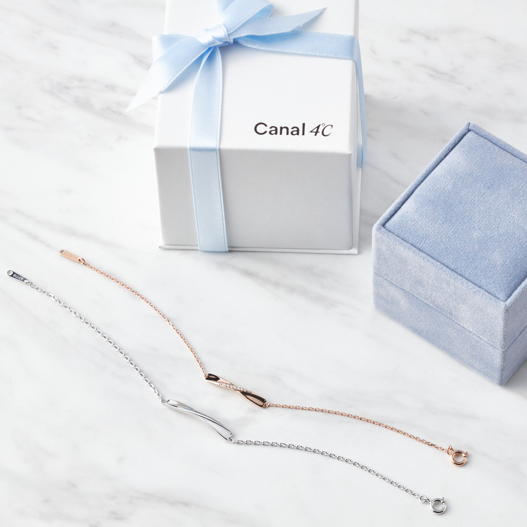 【ペアデザイン】ふたり寄りそうテディベア&バーラインブレスレットセット