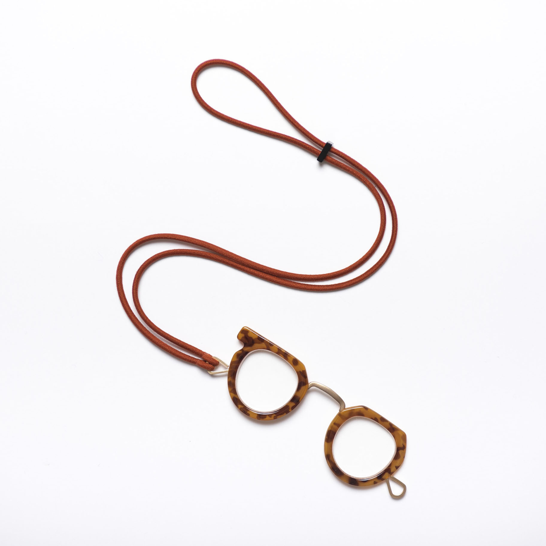 PEEP GLASS《アクセ感覚で使えるリーディンググラス》