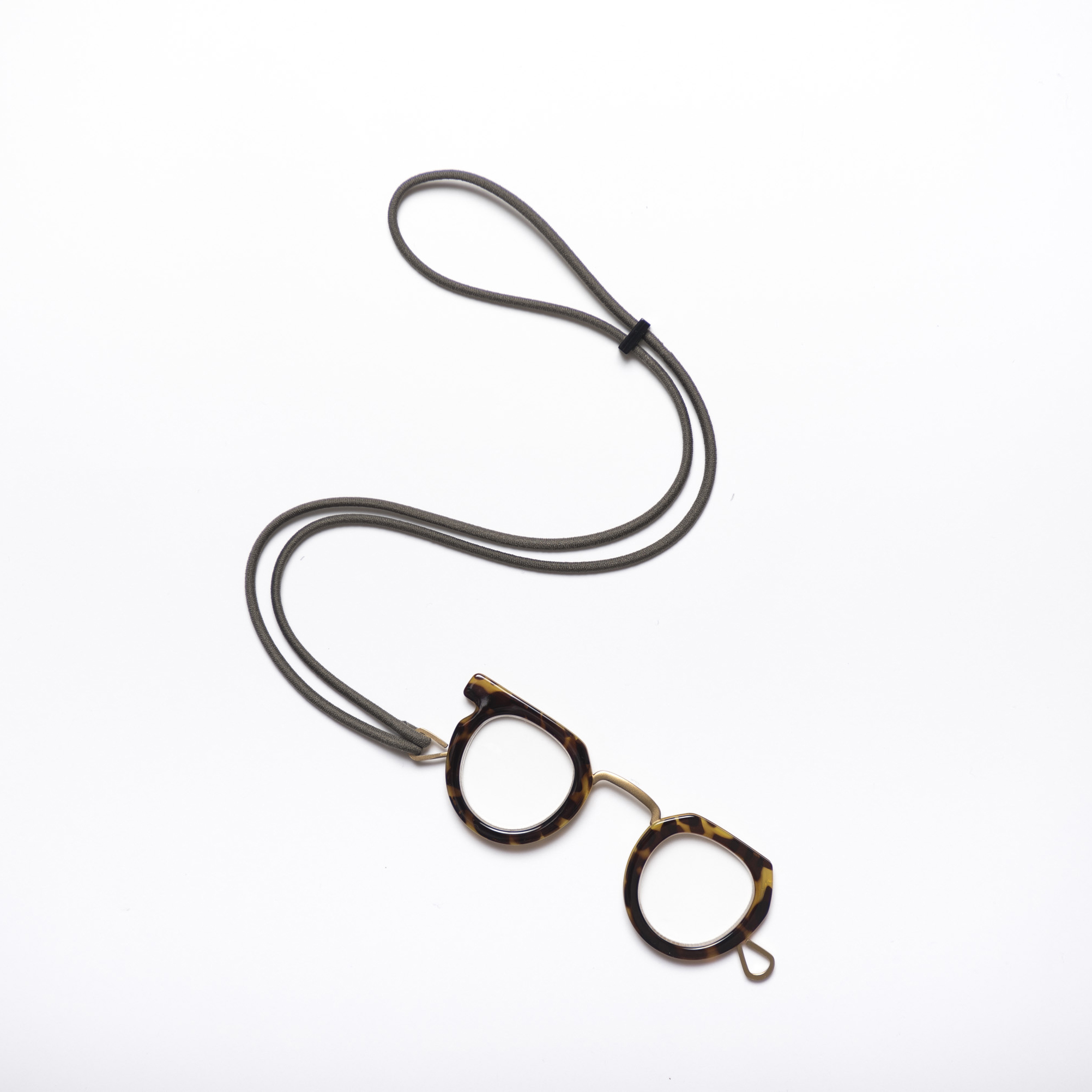 PEEP GLASS《アクセ感覚で使えるリーディンググラス》