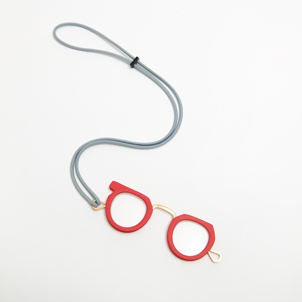 PEEP GLASS《アクセ感覚で使えるリーディンググラス》