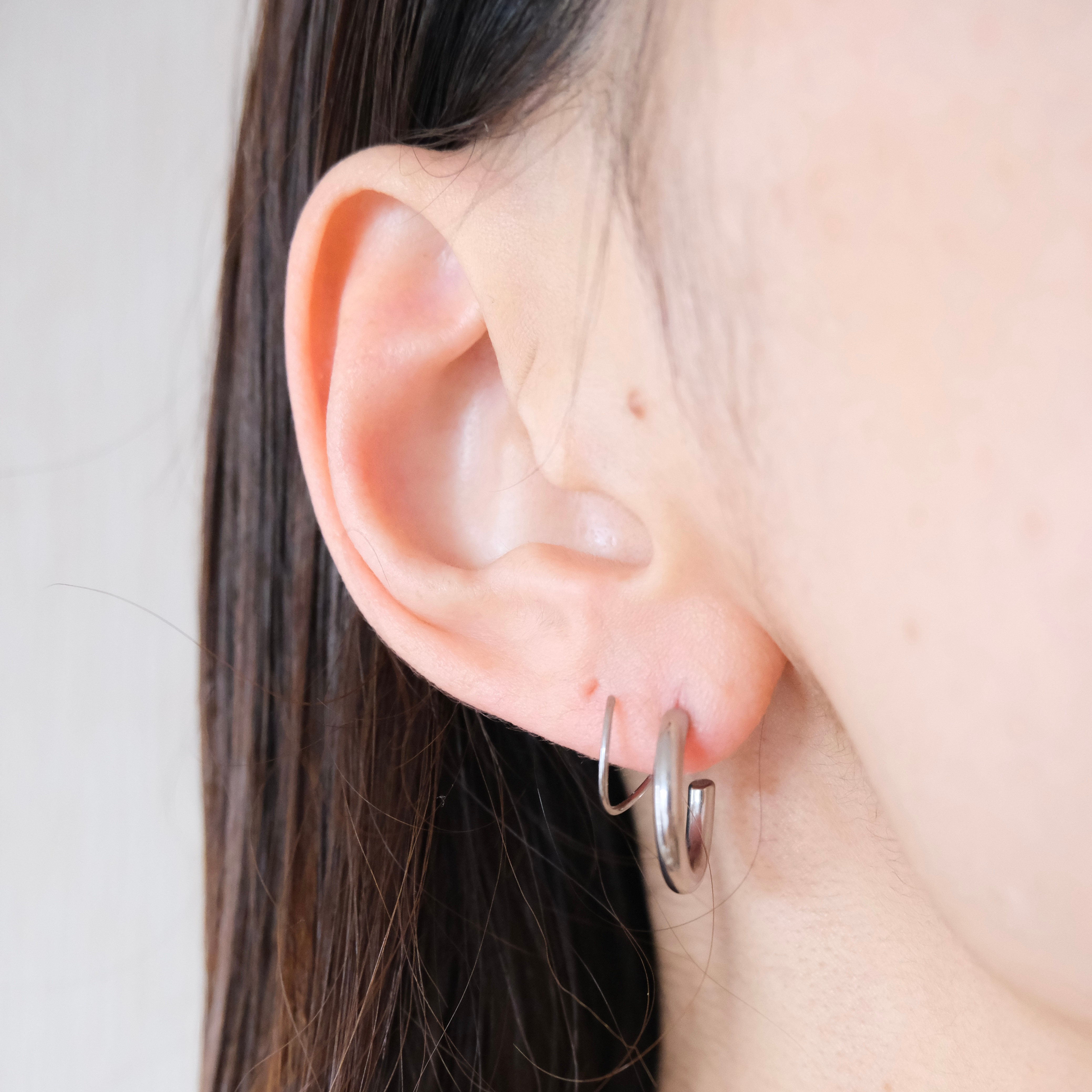 ステンレスシンプルねじりピアス
