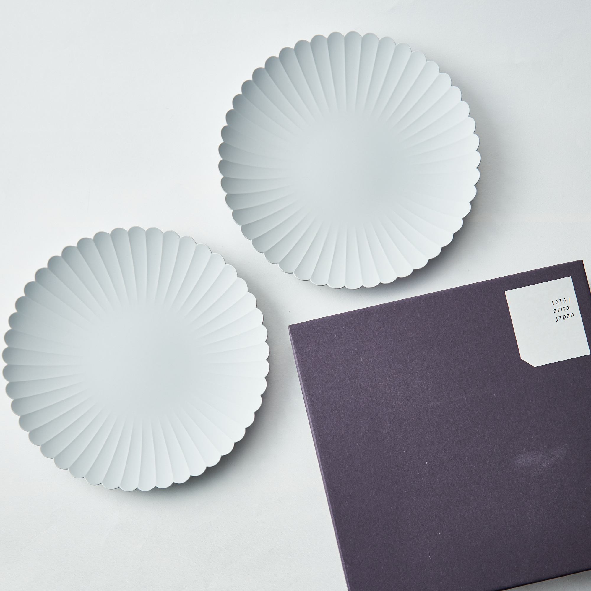 パレスプレートとクチポール（ブラックシルバー）のディナー食器セット