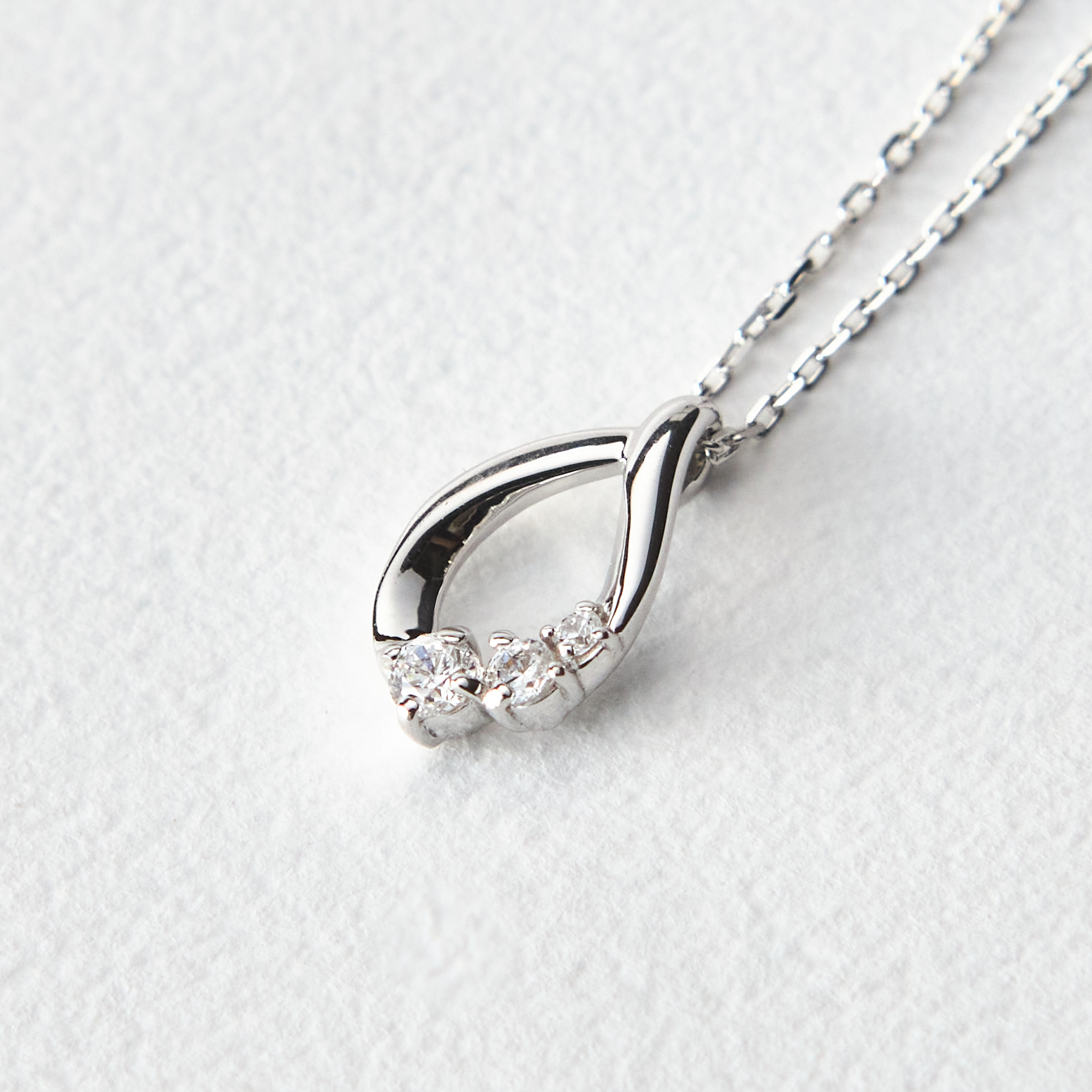 雫モチーフ シルバーネックレス