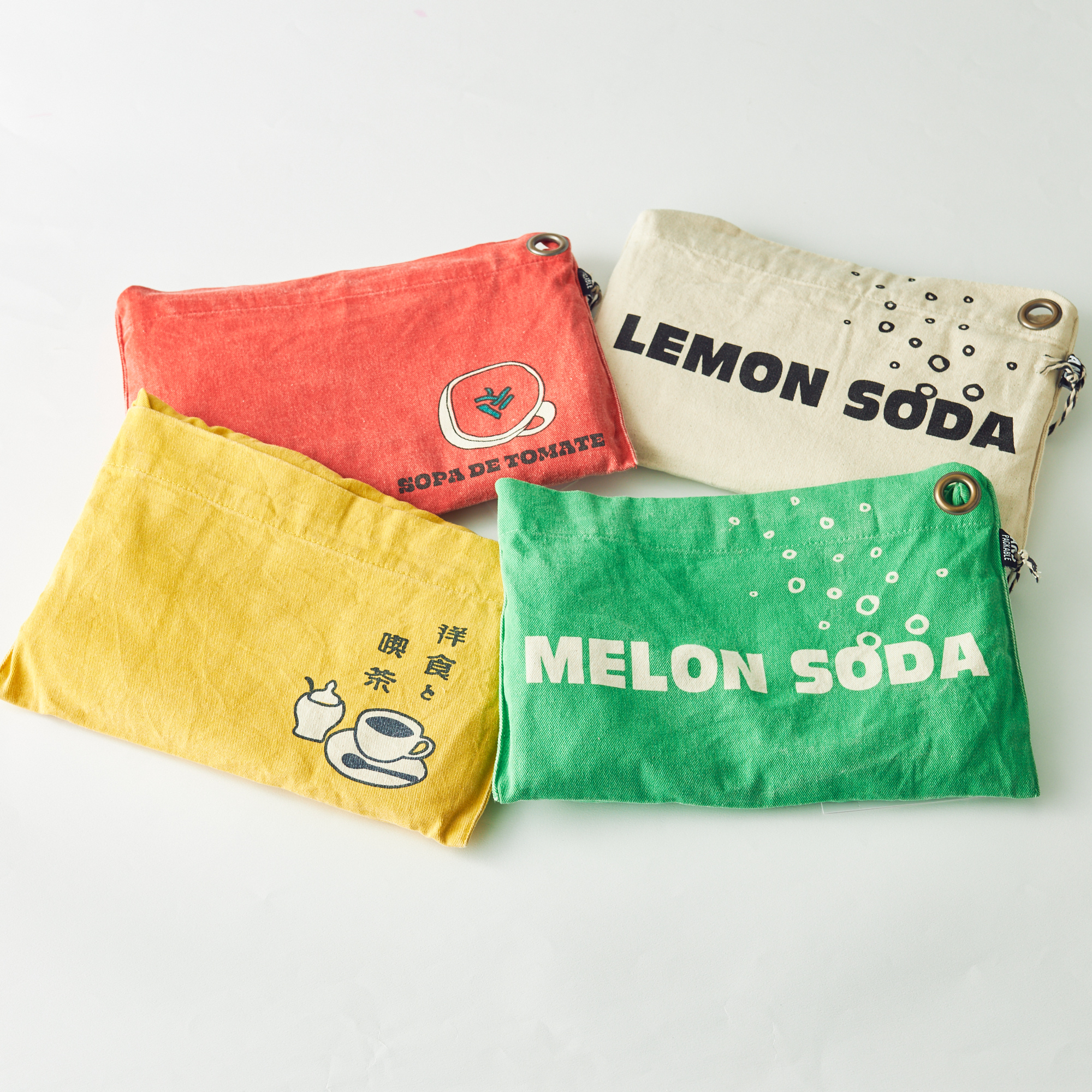 パッカブルレトロプリントエプロン