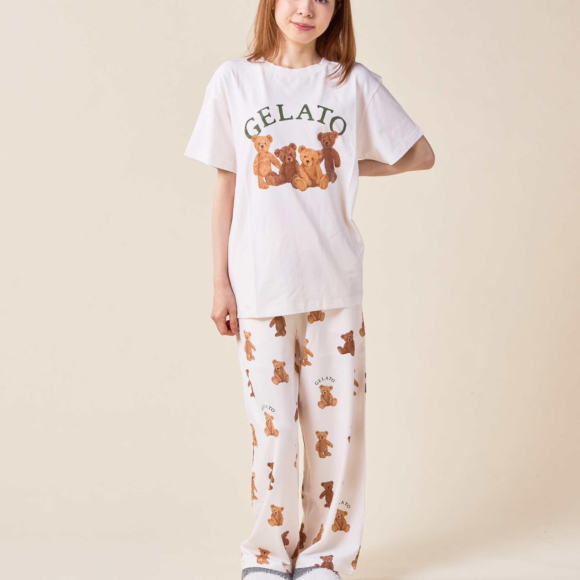 【WOMEN】ベアワンポイントTシャツ&ベア柄ロングパンツ